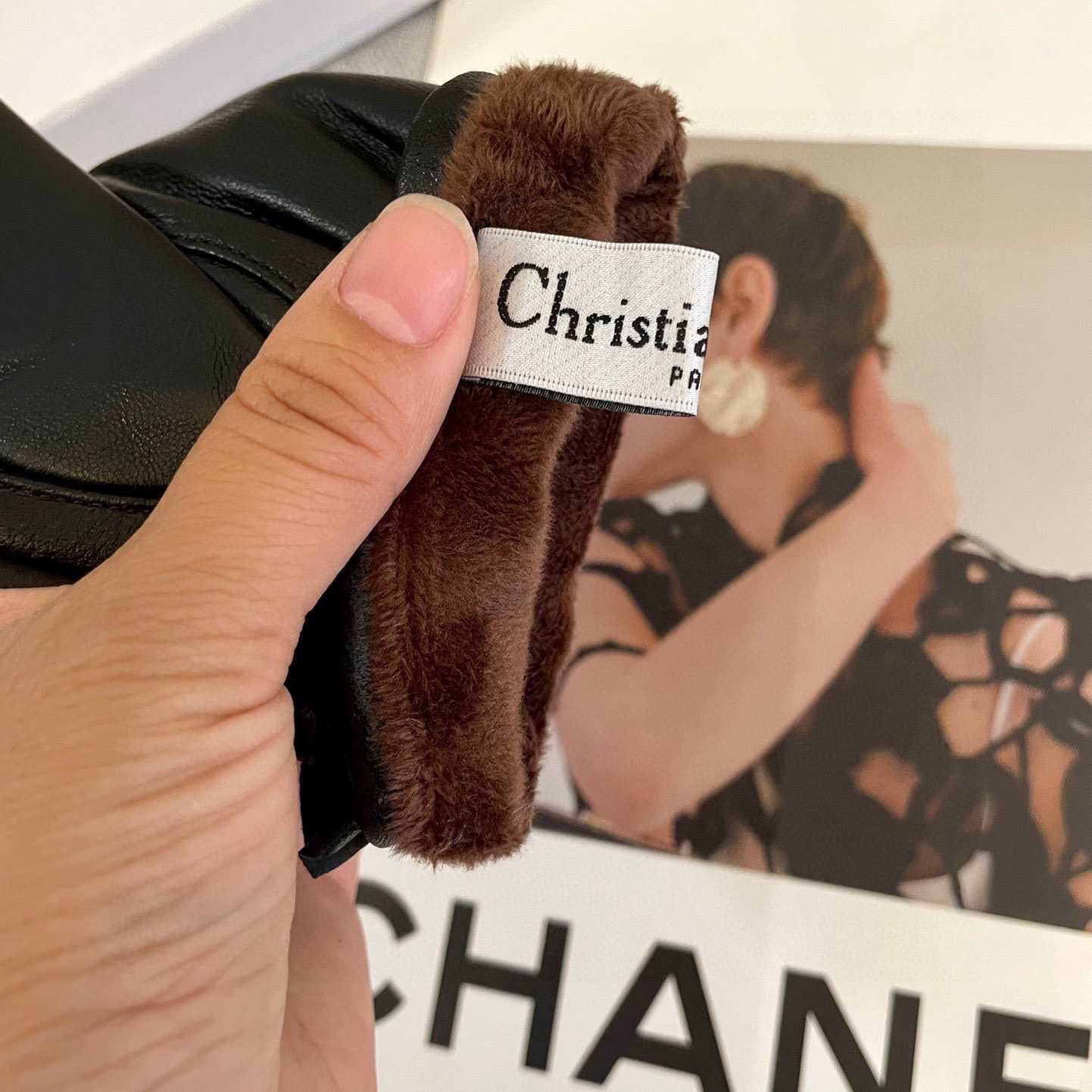 Dior Women's Gloves  - DesignerGu