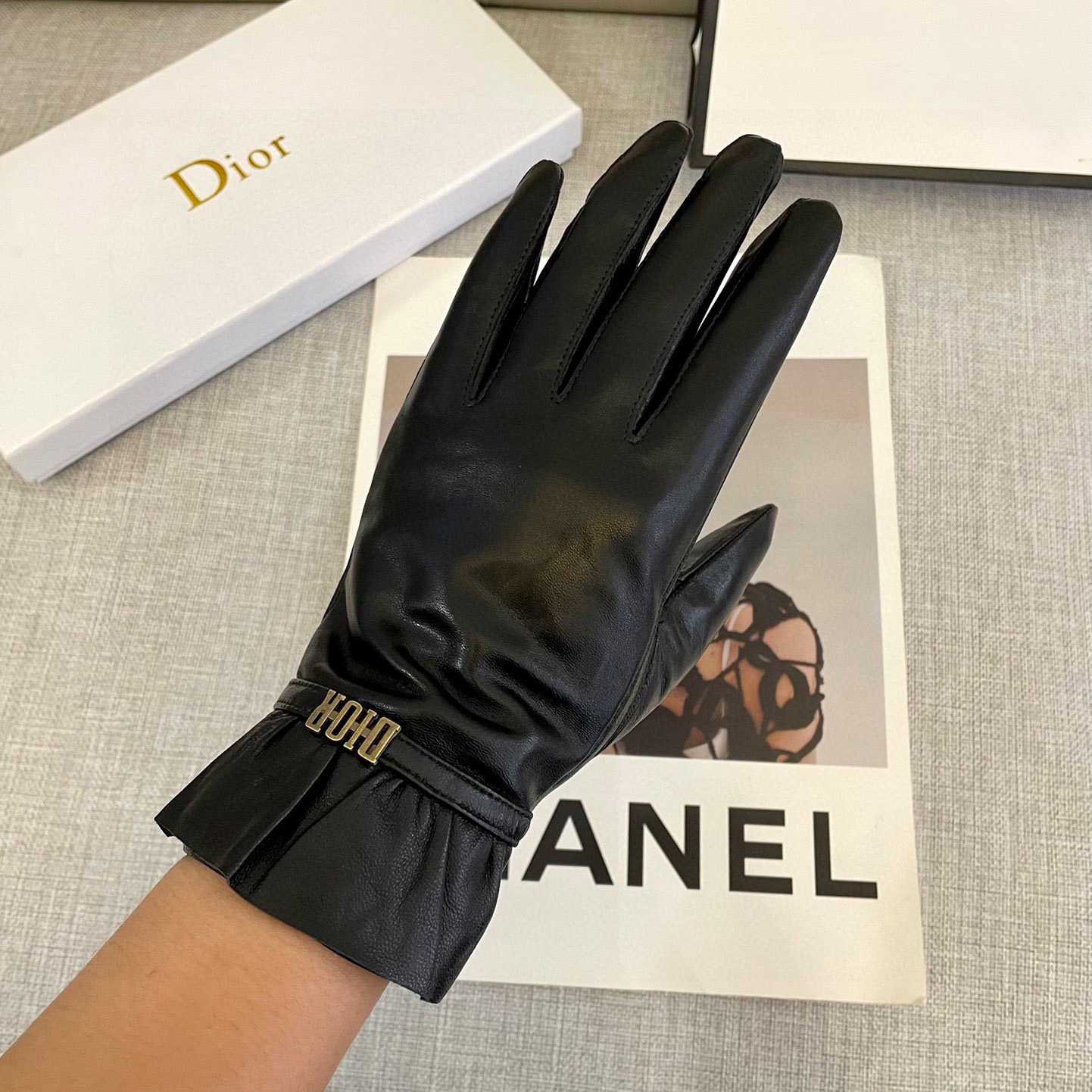 Dior Women's Gloves  - DesignerGu