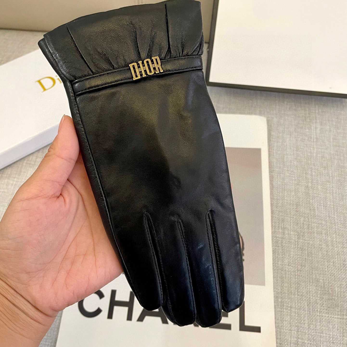 Dior Women's Gloves  - DesignerGu