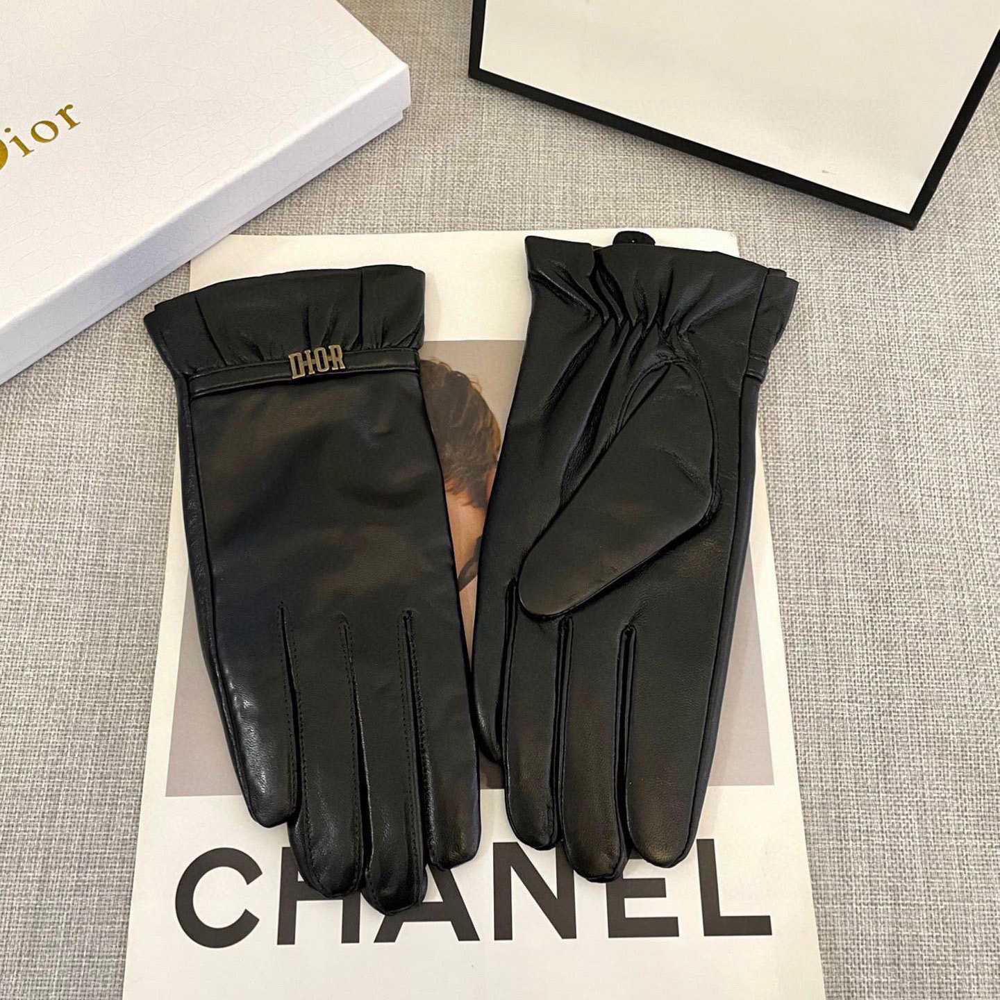 Dior Women's Gloves  - DesignerGu