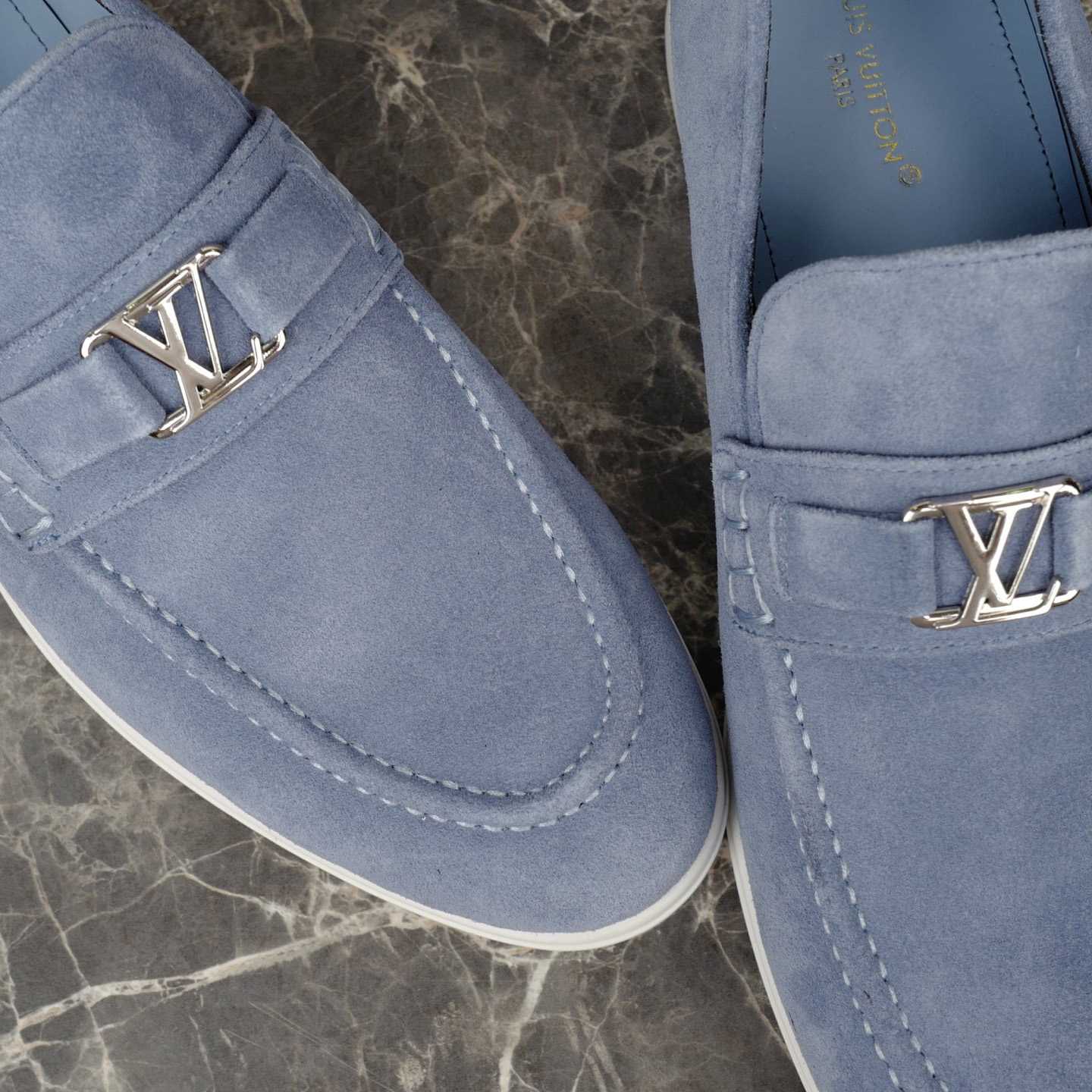 Louis Vuitton Estate Loafers   1AHRCN - DesignerGu