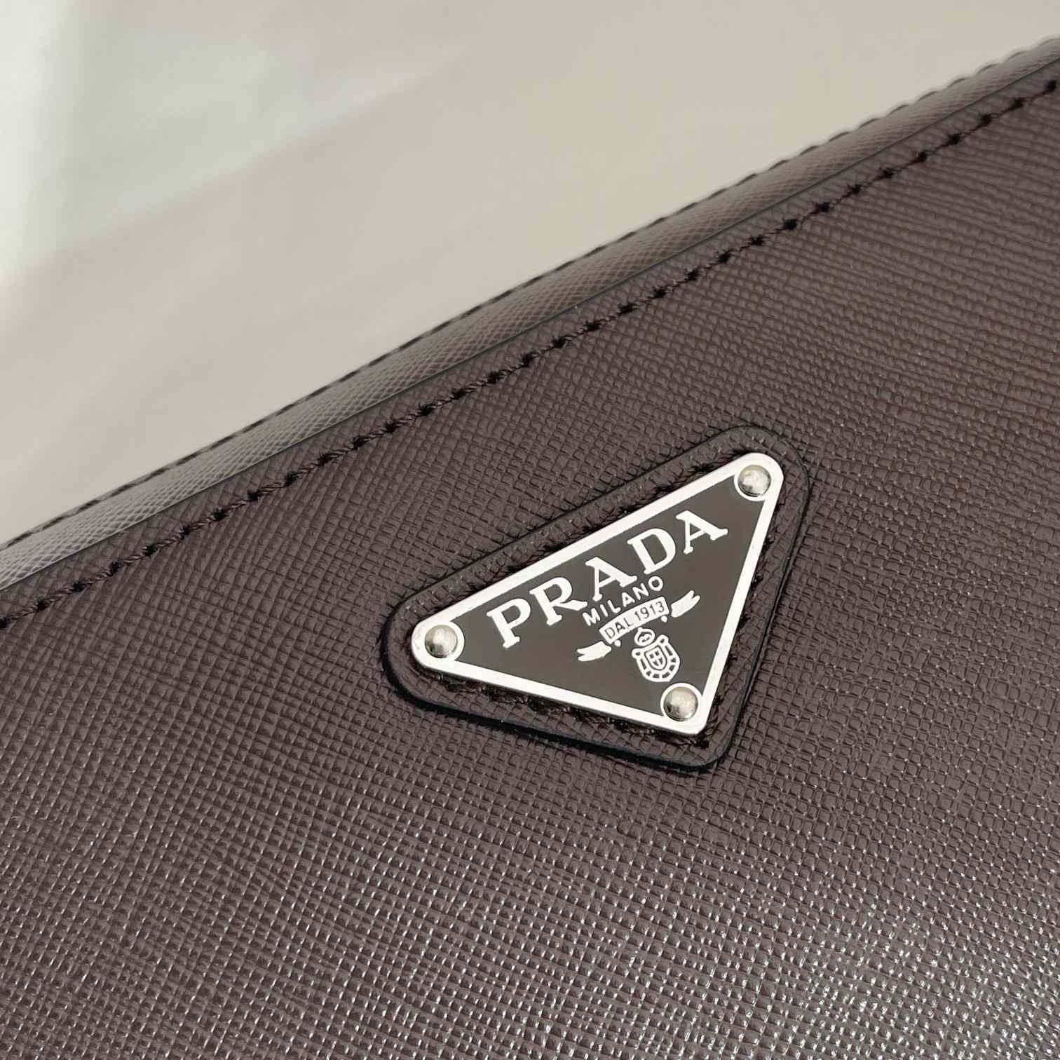 Prada Leather Clutch Bag (23.5*15.5*6.5cm) - DesignerGu