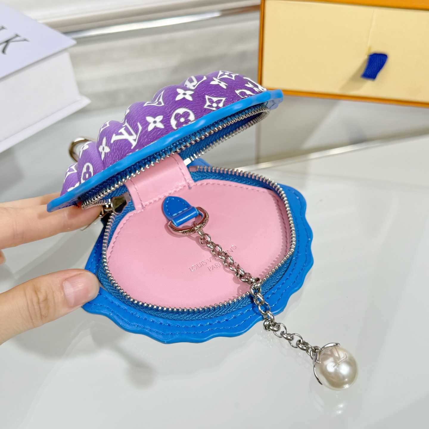 Louis Vuitton LV Shell Bag Charm    - DesignerGu