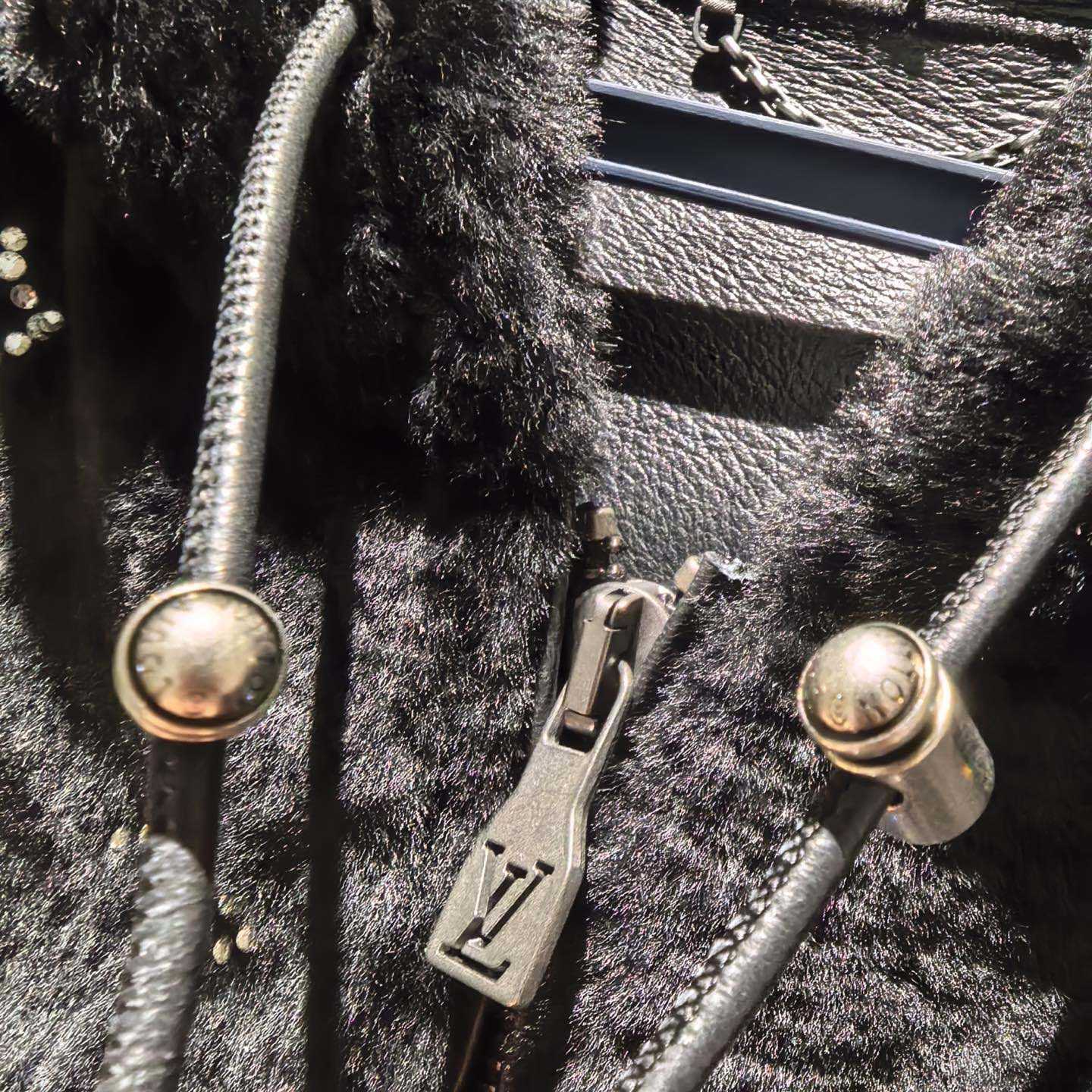 Louis Vuitton Monogram Embellished Shearling Hoodie   1AHBZ0 - DesignerGu