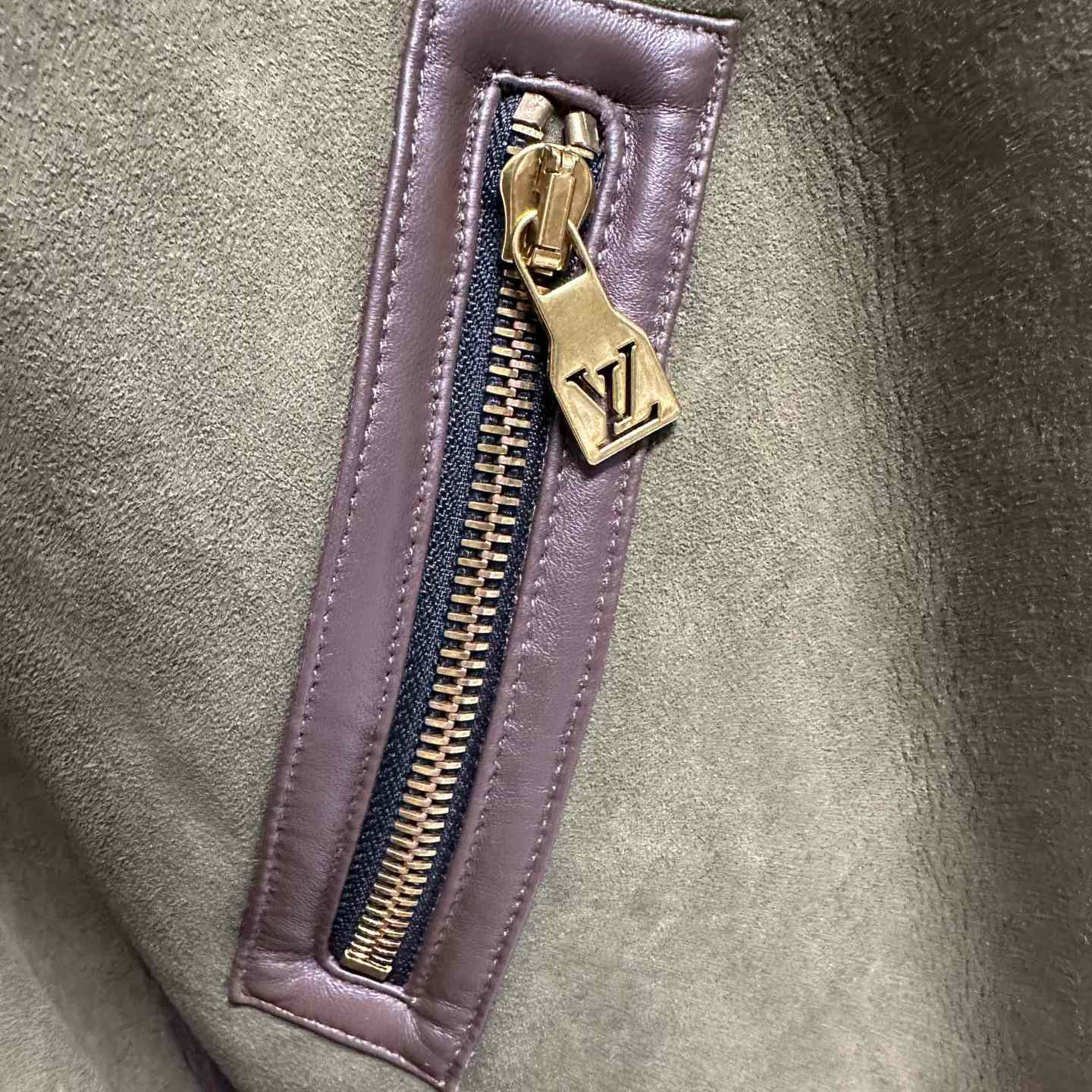 Louis Vuitton Shearling Bombardier   1AFIMT - DesignerGu