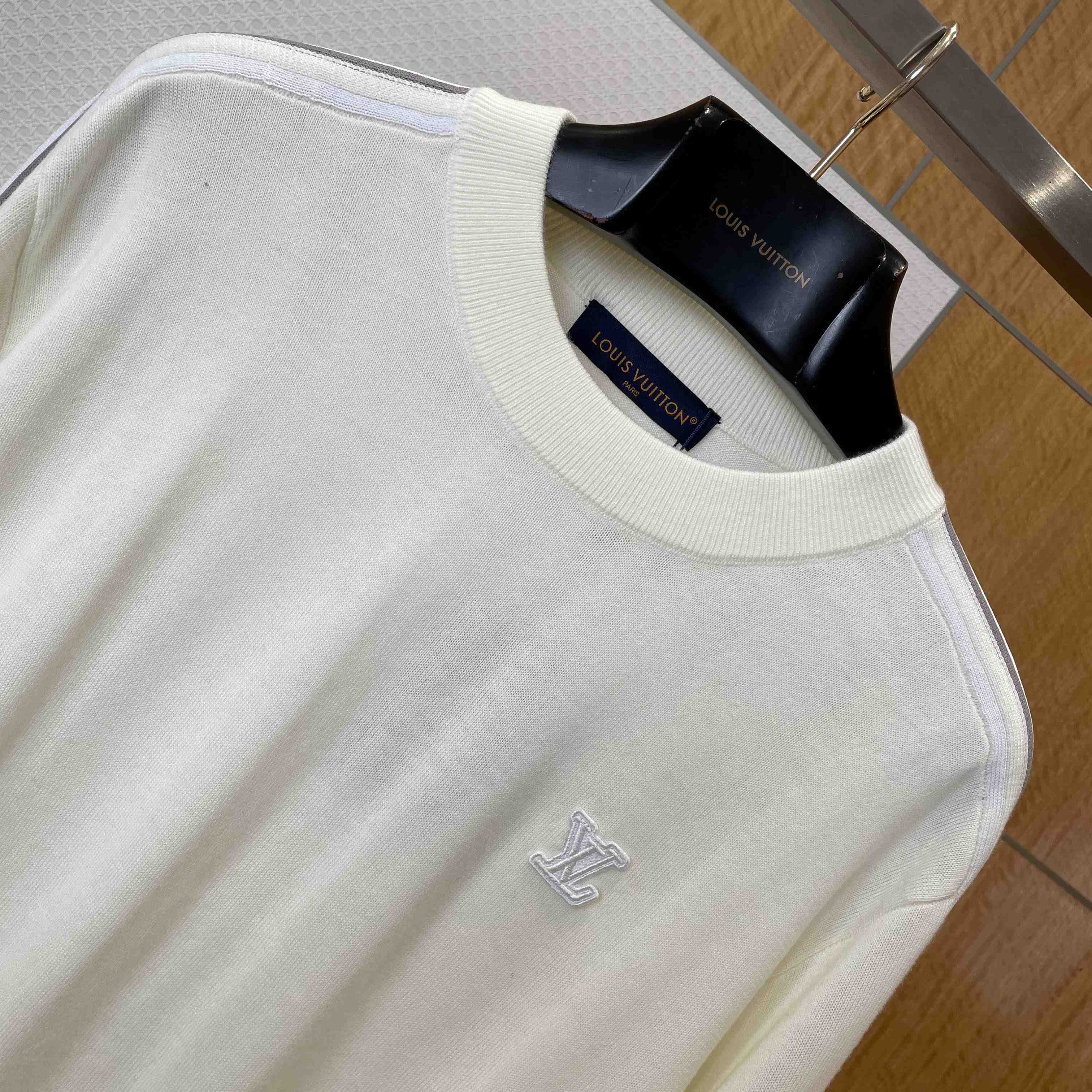 Louis Vuitton Graphic Knitted Crewneck    1AJBW1 - DesignerGu