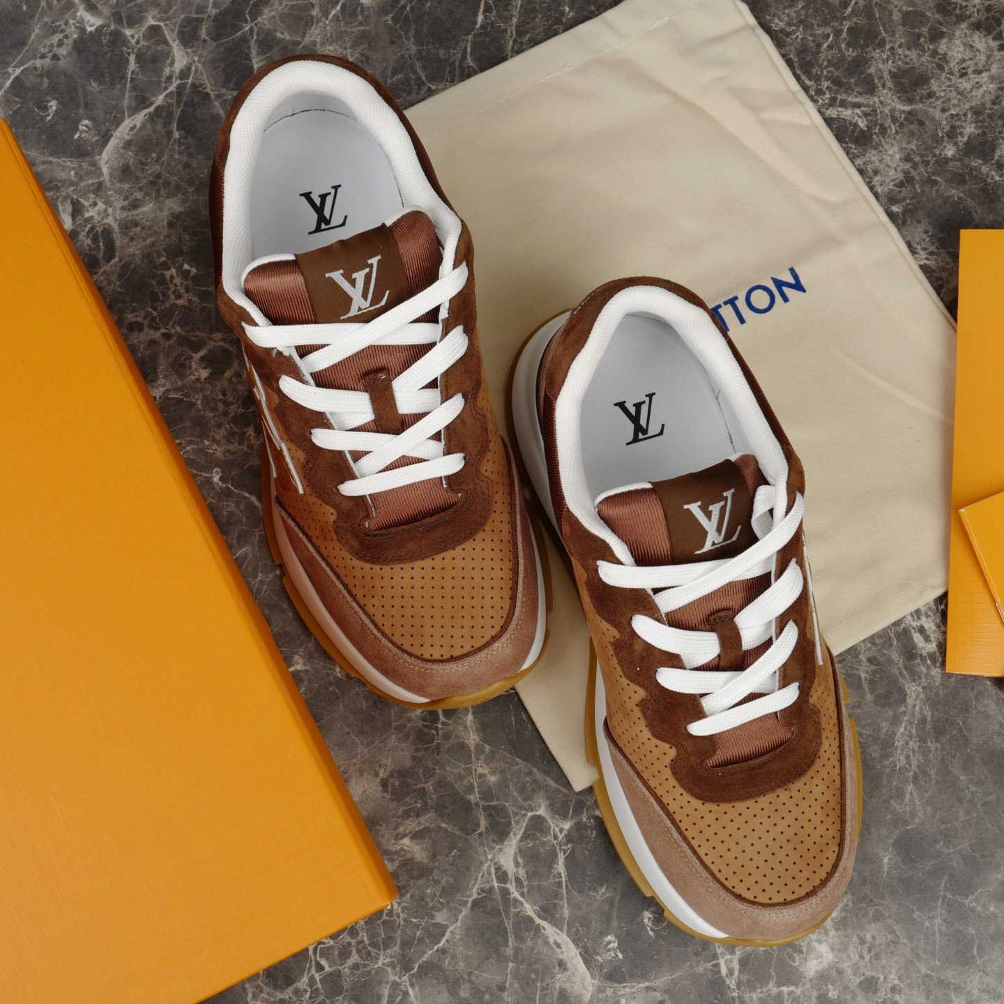 Louis Vuitton LV Classic Sneaker   1AIOJ3 - DesignerGu