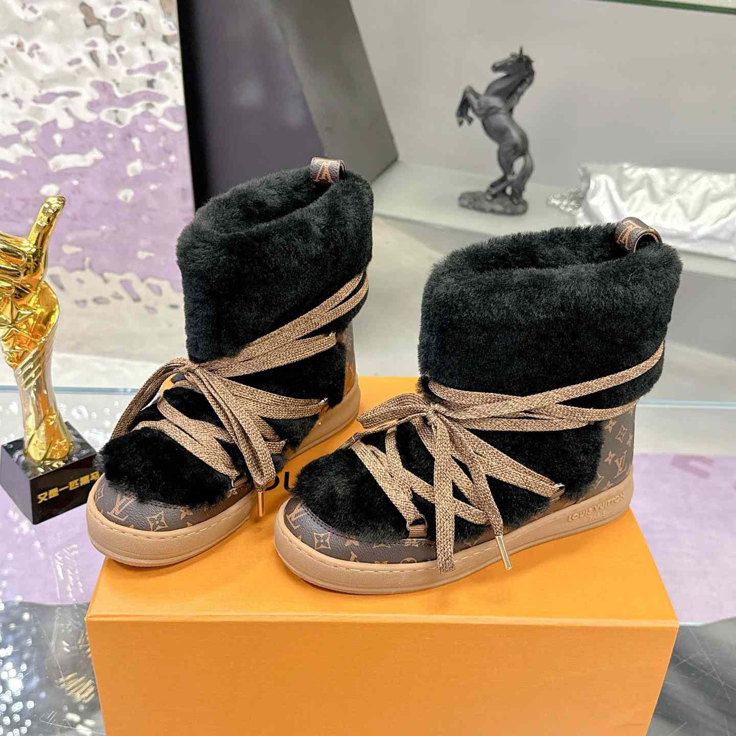 Louis Vuitton LV Cloud Lace-Up Ankle Boot Sneaker  1AIV21 - DesignerGu