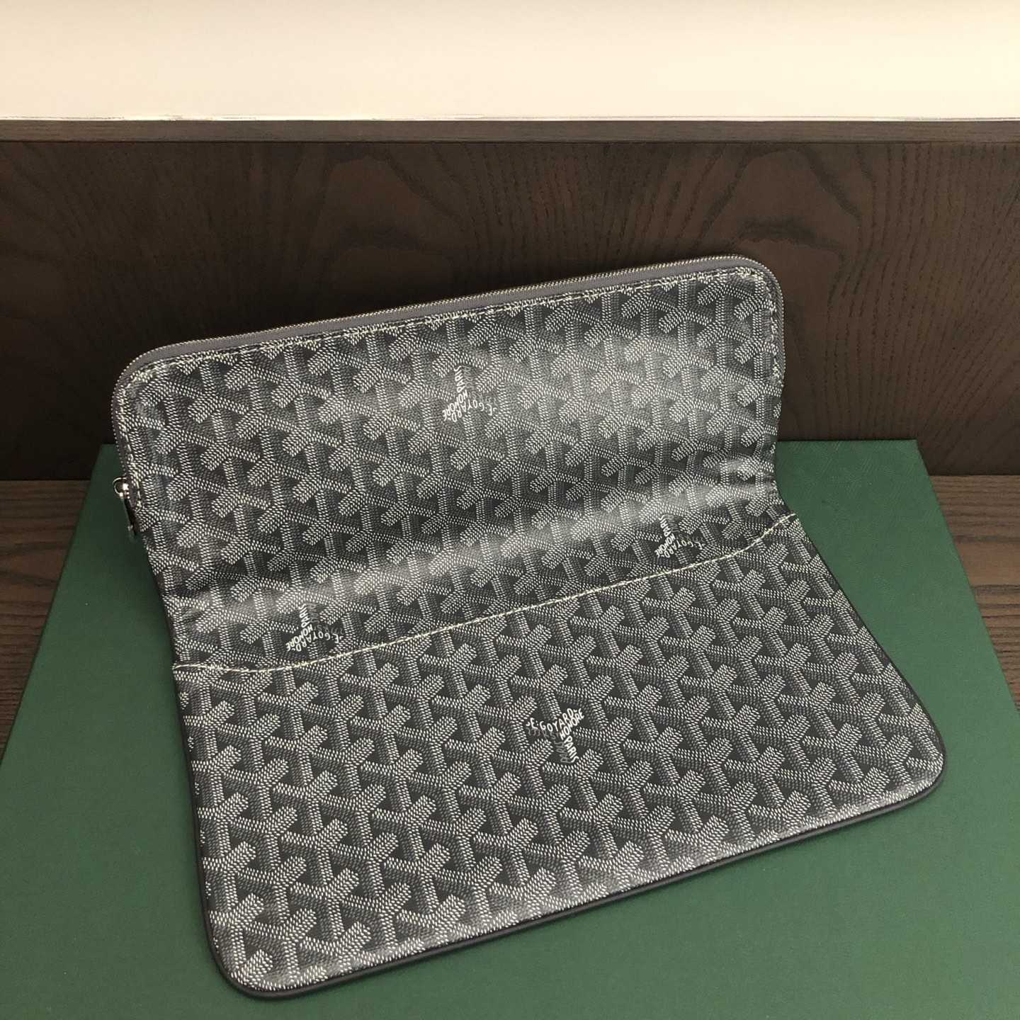 Goyard Sainte-Marie MM Clutch - DesignerGu