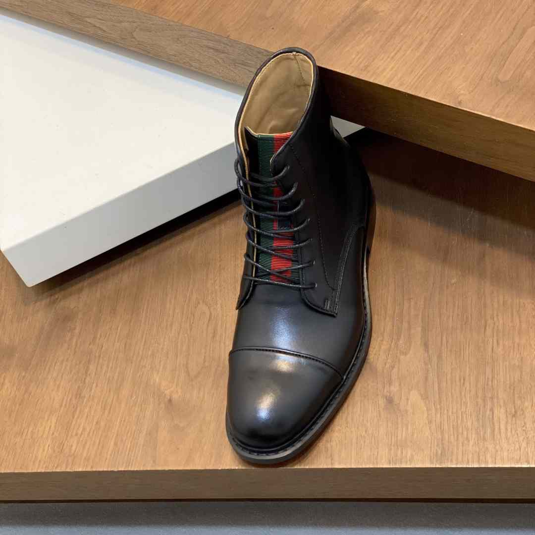 Gucci Men's Leather Lace-Up Boots - DesignerGu