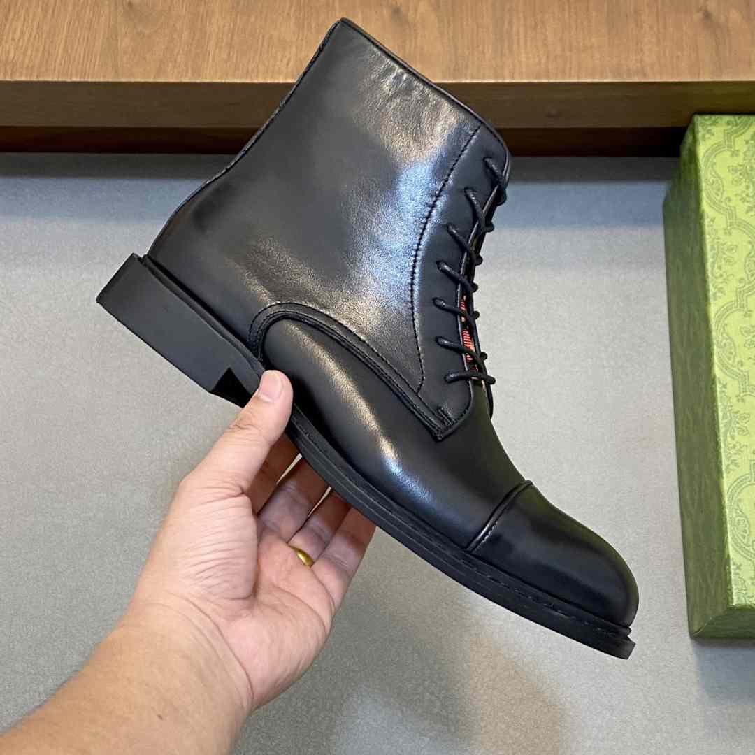 Gucci Men's Leather Lace-Up Boots - DesignerGu