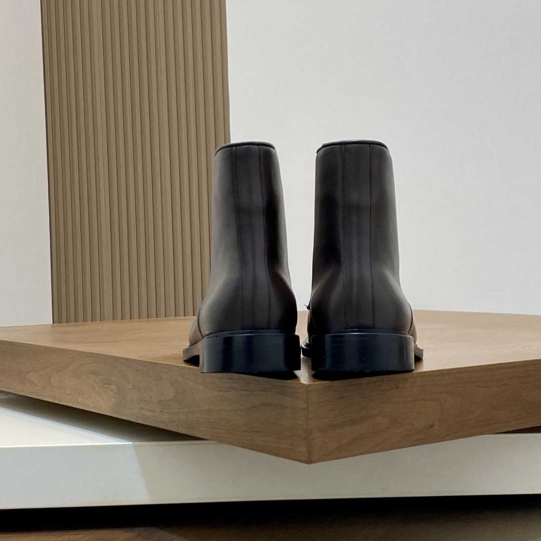 Gucci Men's Leather Lace-Up Boots - DesignerGu