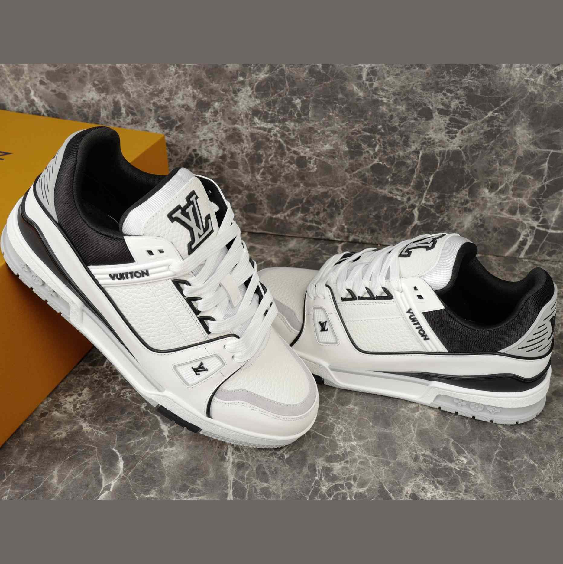 Louis Vuitton LV Trainer Sneaker   1AIJ48 - DesignerGu