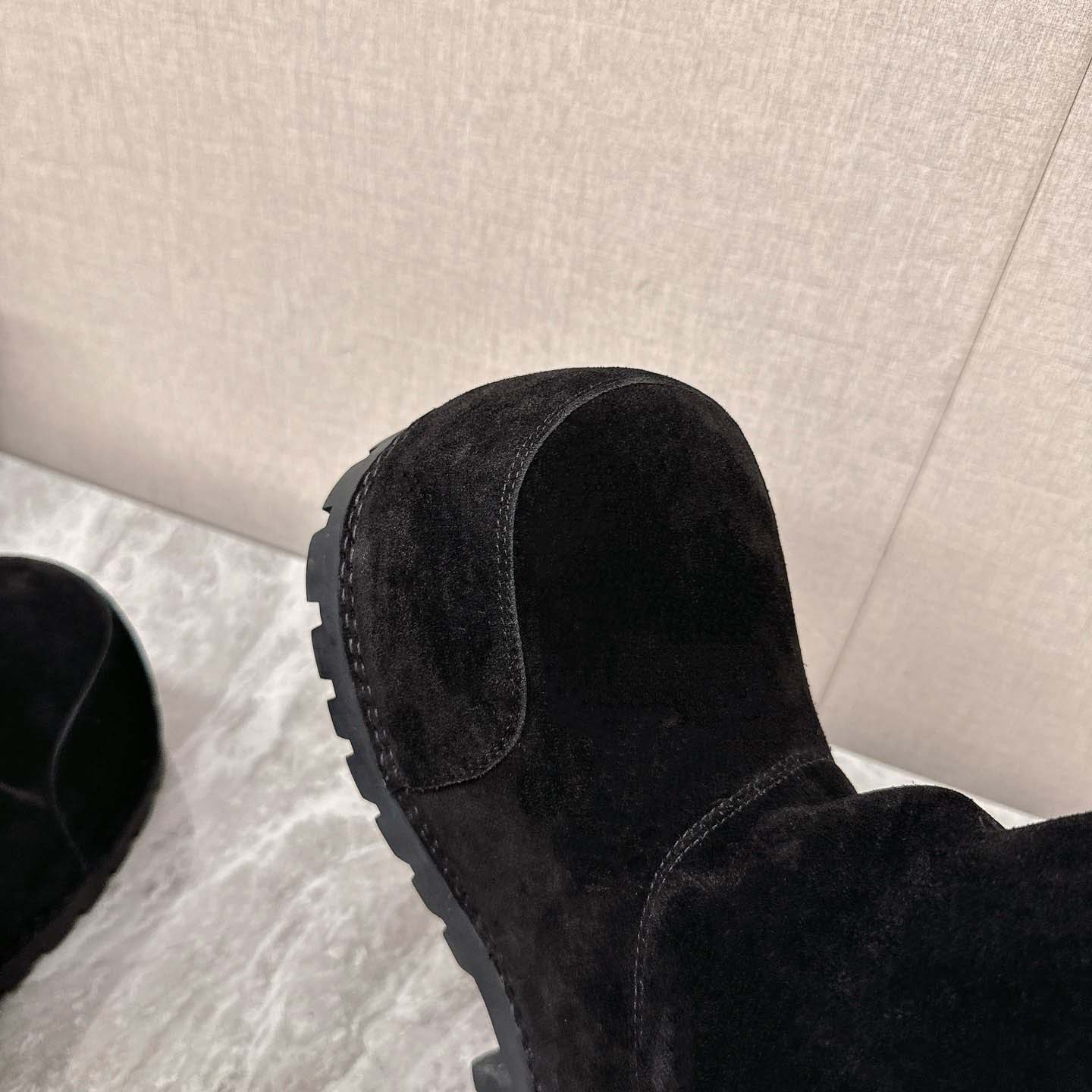 Balenciaga Alaska Fur High Boots - DesignerGu