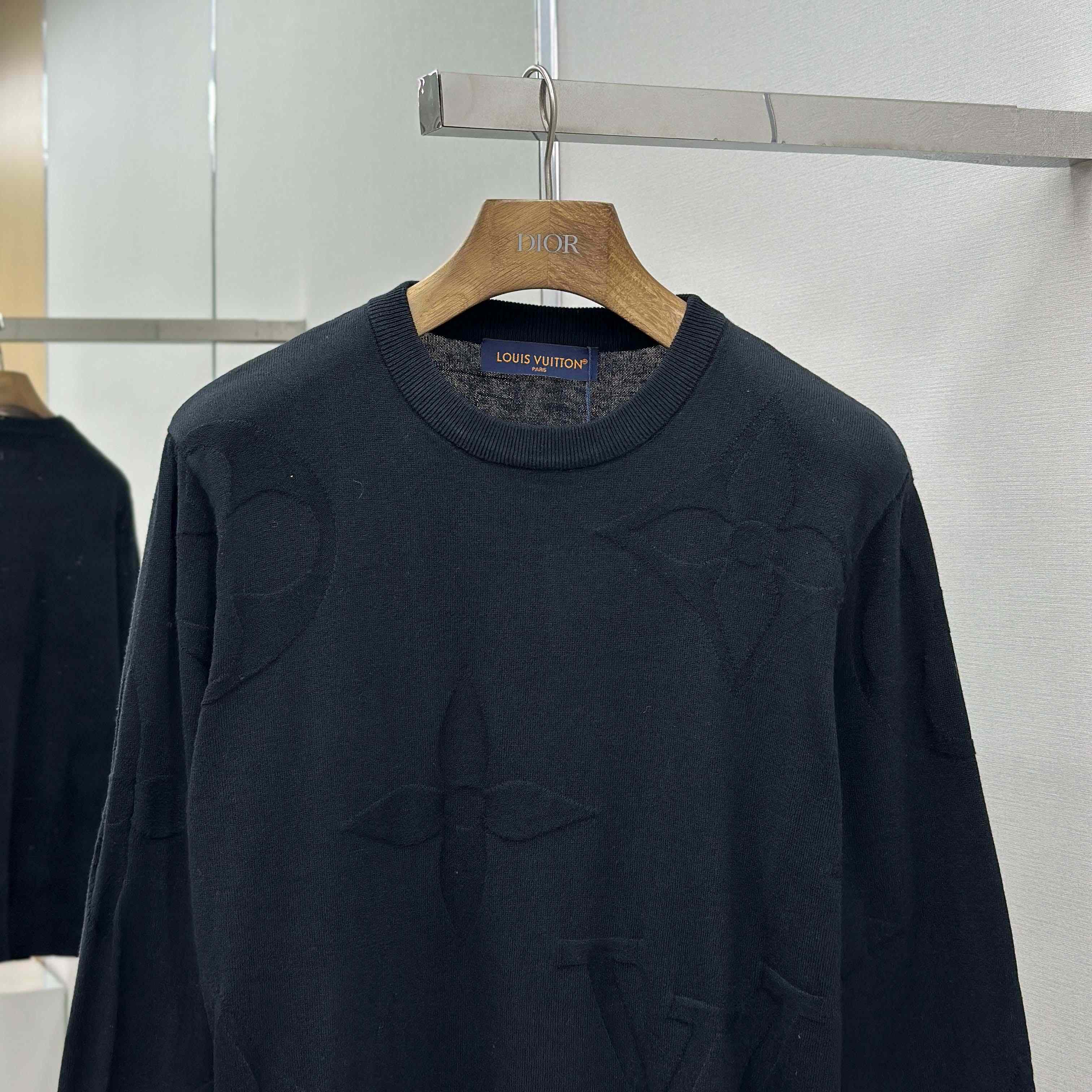 Louis Vuitton Monogram Long-Sleeved Cotton Crewneck   1AIWEB - DesignerGu