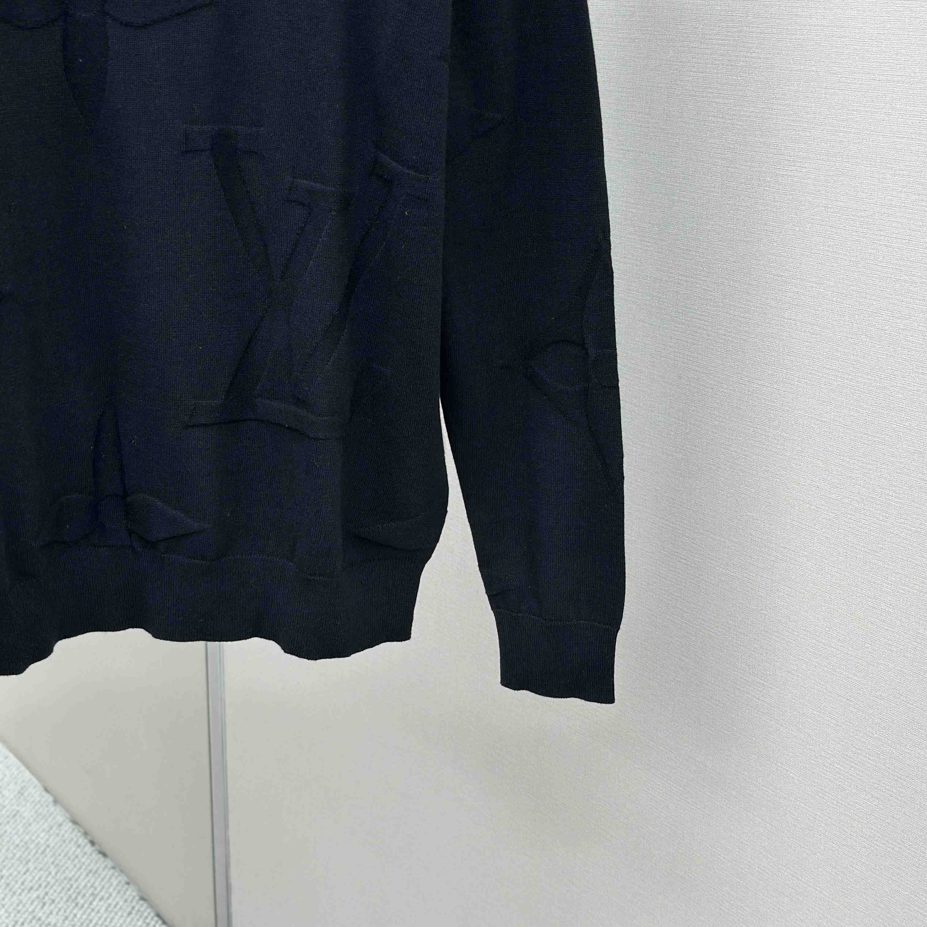 Louis Vuitton Monogram Long-Sleeved Cotton Crewneck   1AIWEB - DesignerGu