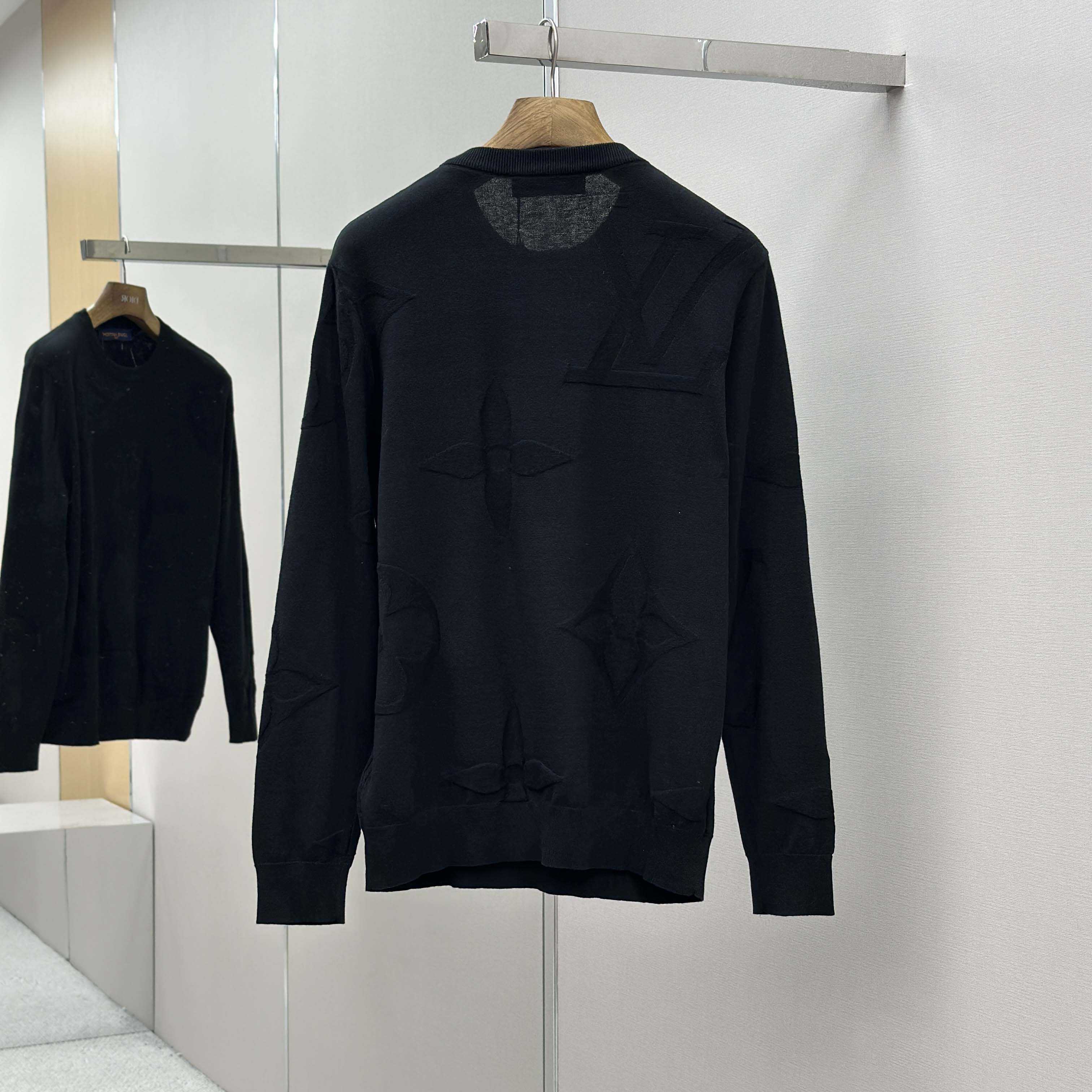 Louis Vuitton Monogram Long-Sleeved Cotton Crewneck   1AIWEB - DesignerGu