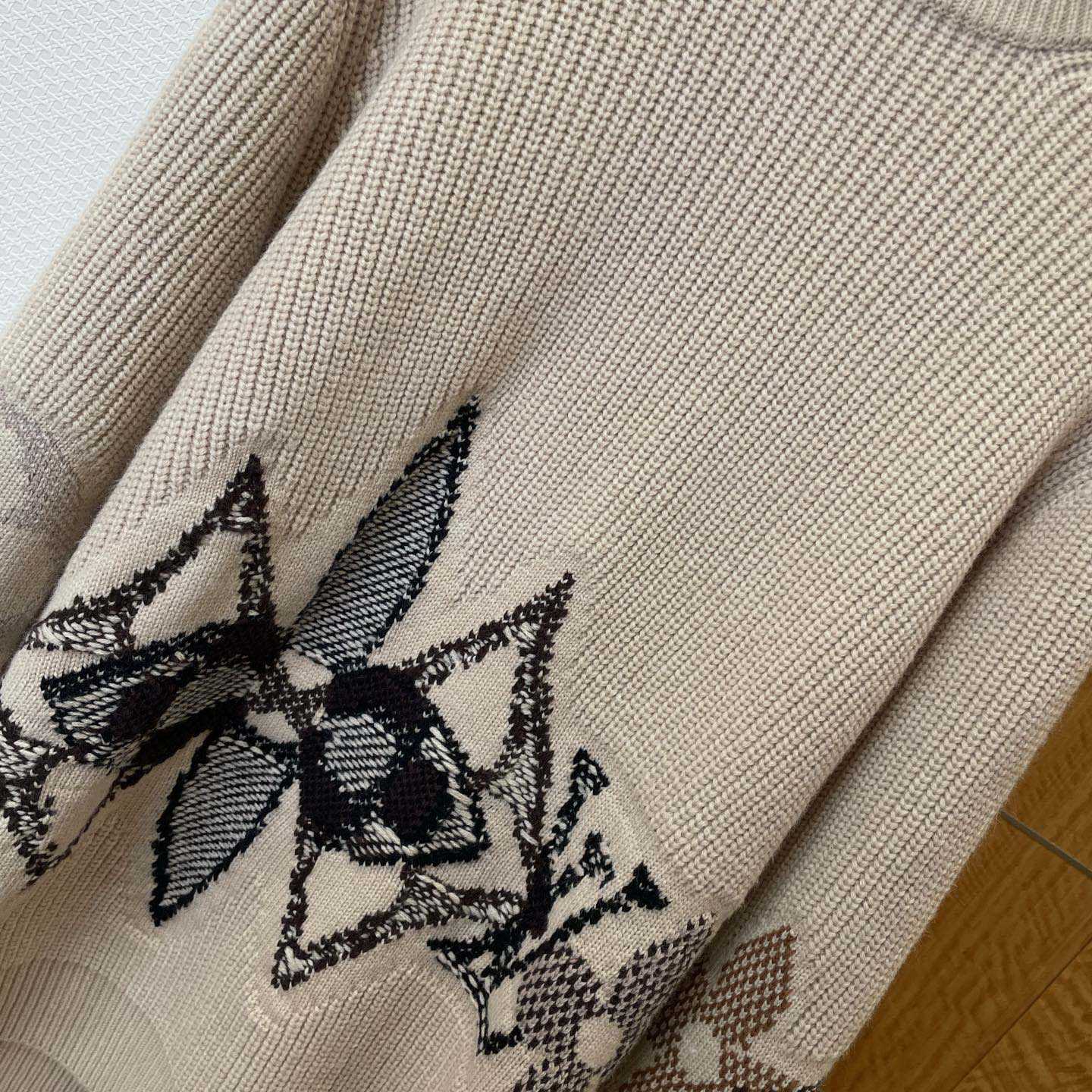 Louis Vuitton Graphic Knitted Crewneck   1AJBVT - DesignerGu