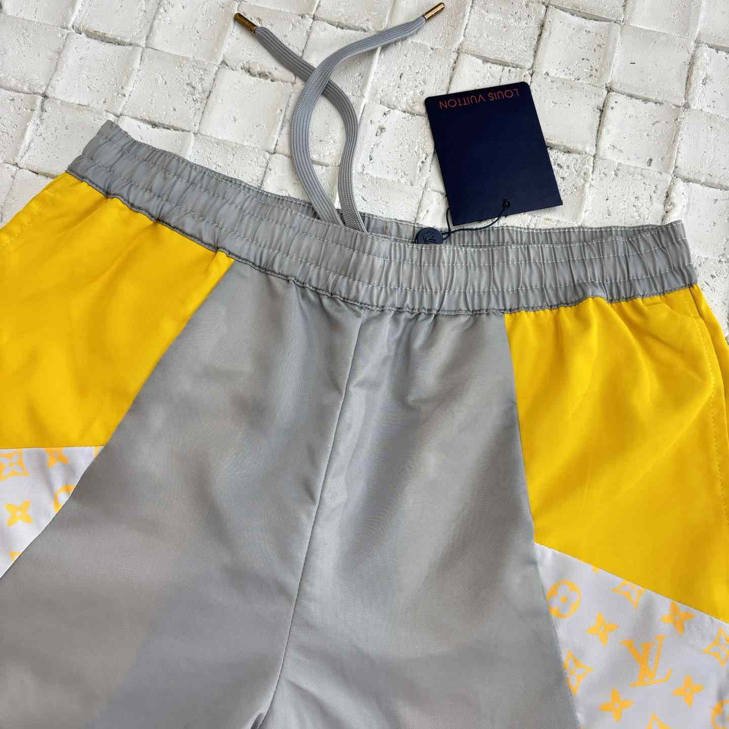 Louis Vuitton Monogram Track Shorts   1AHVQR - DesignerGu