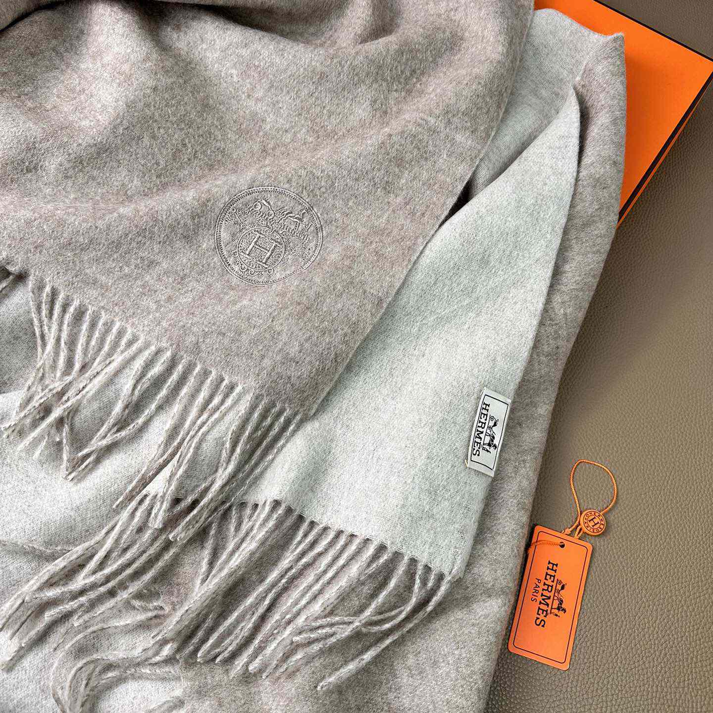 Hermès double-sided cashwool scarf - DesignerGu