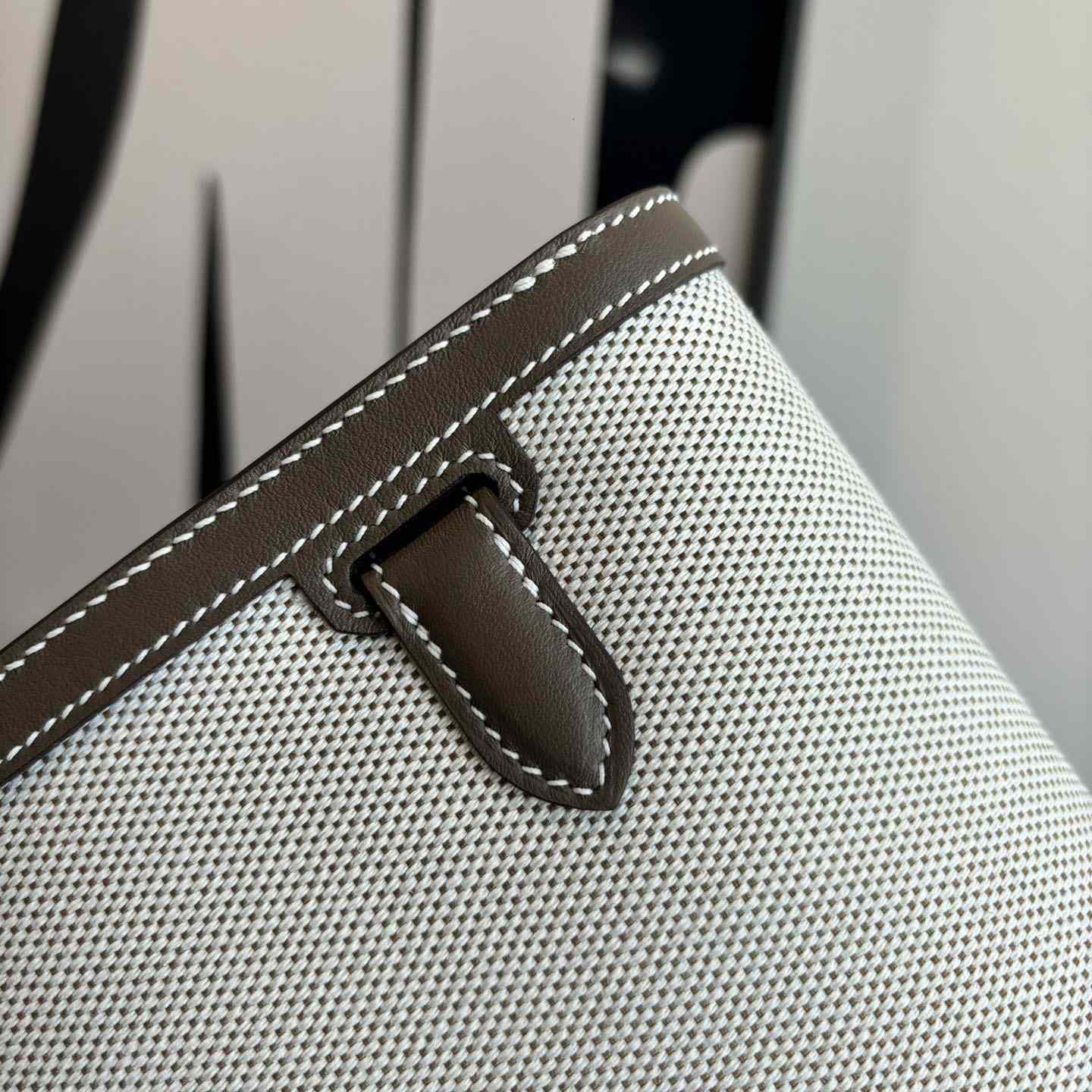 Hermes Kelly Depeches 25 Pouch - DesignerGu