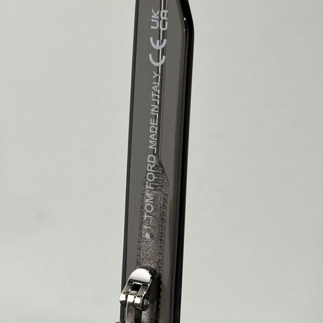 Tom Ford TF884 Sunglasses - DesignerGu