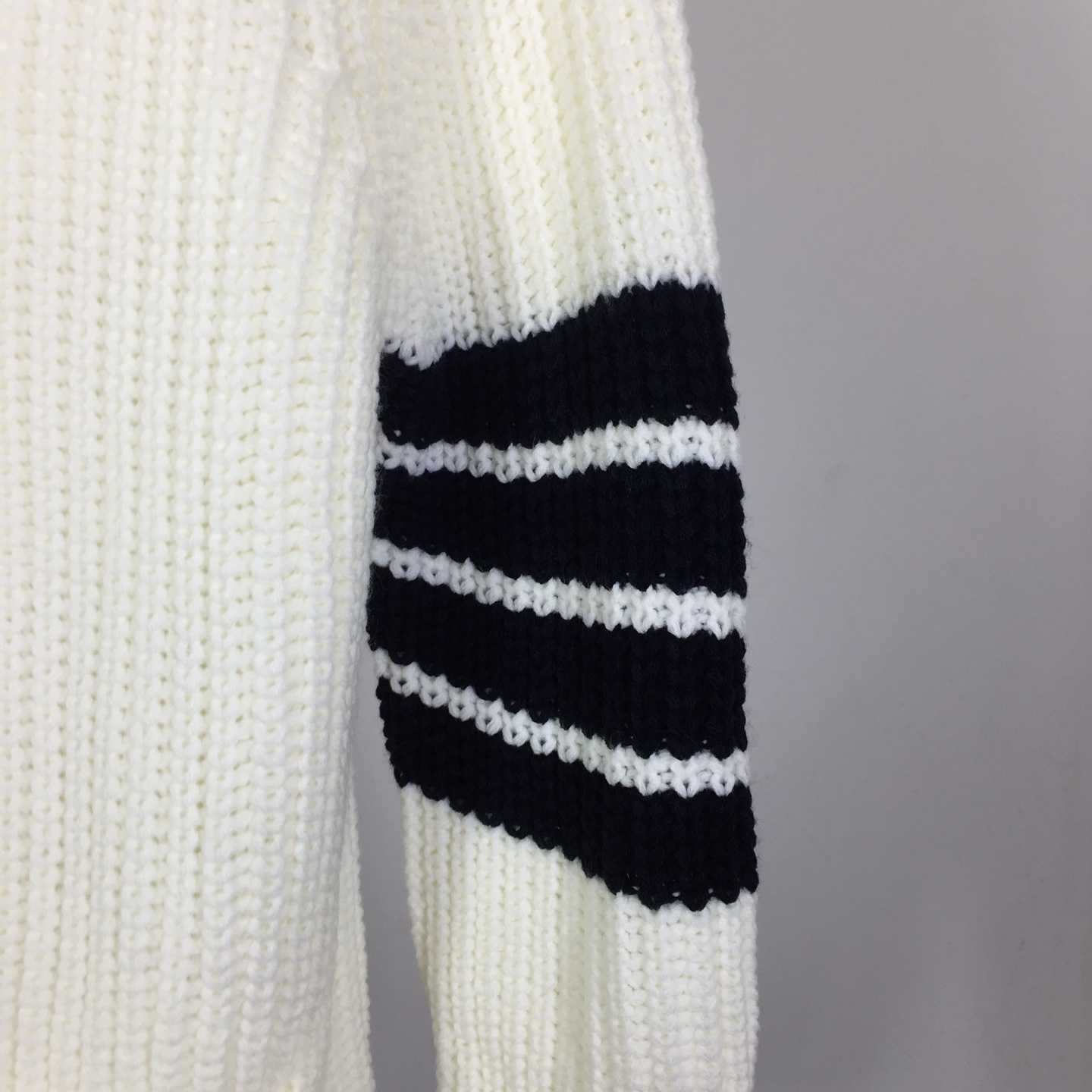 Thom Browne 4-Bar Cardigan - DesignerGu