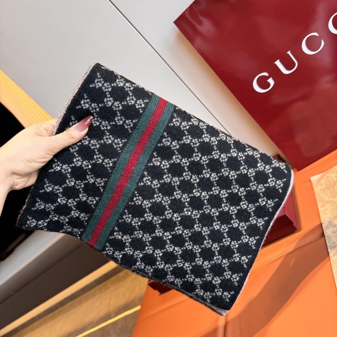 Gucci GG Supreme Scarf - DesignerGu