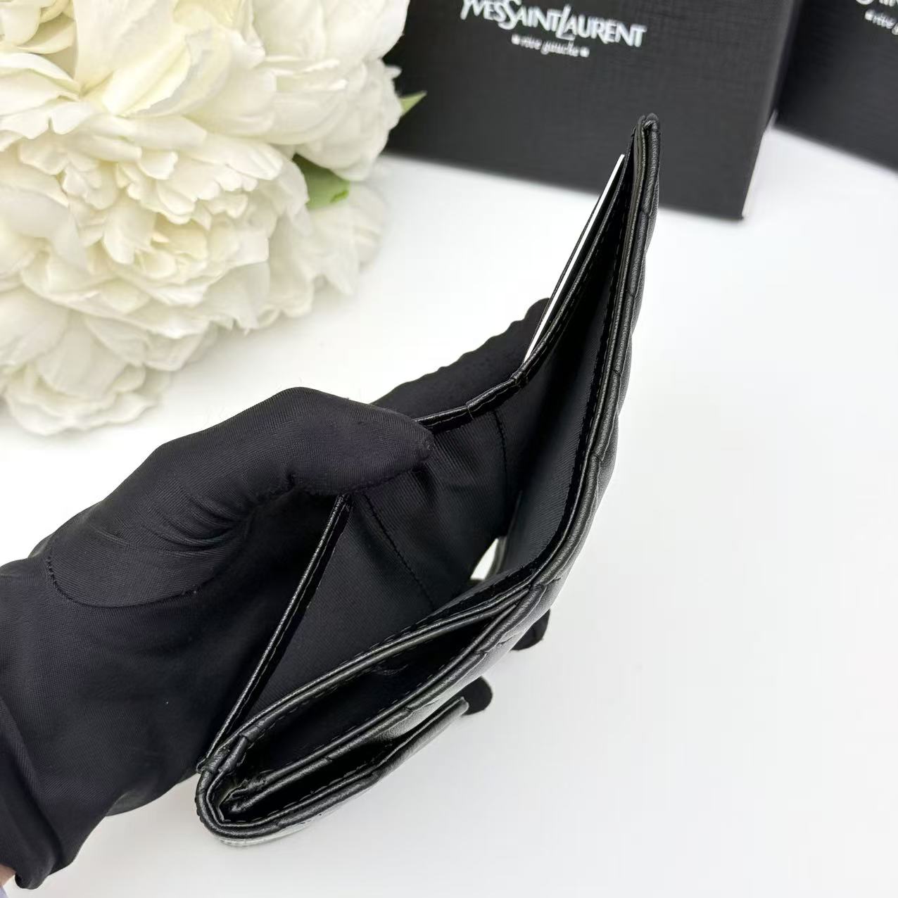 Saint Laurent Cassandre Matelassé Wallet  12·5*10*2.5cm - DesignerGu