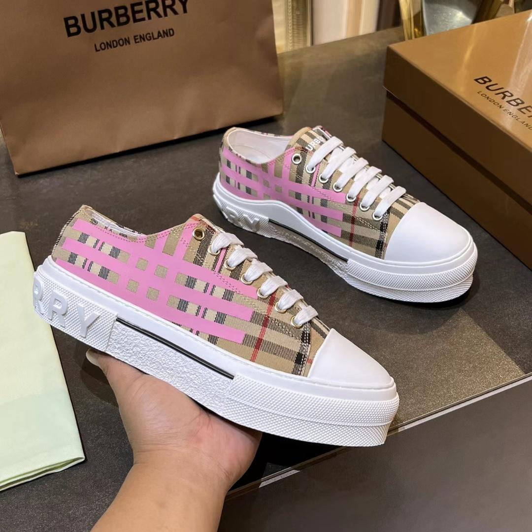 Burberry Low Top Sneaker - DesignerGu