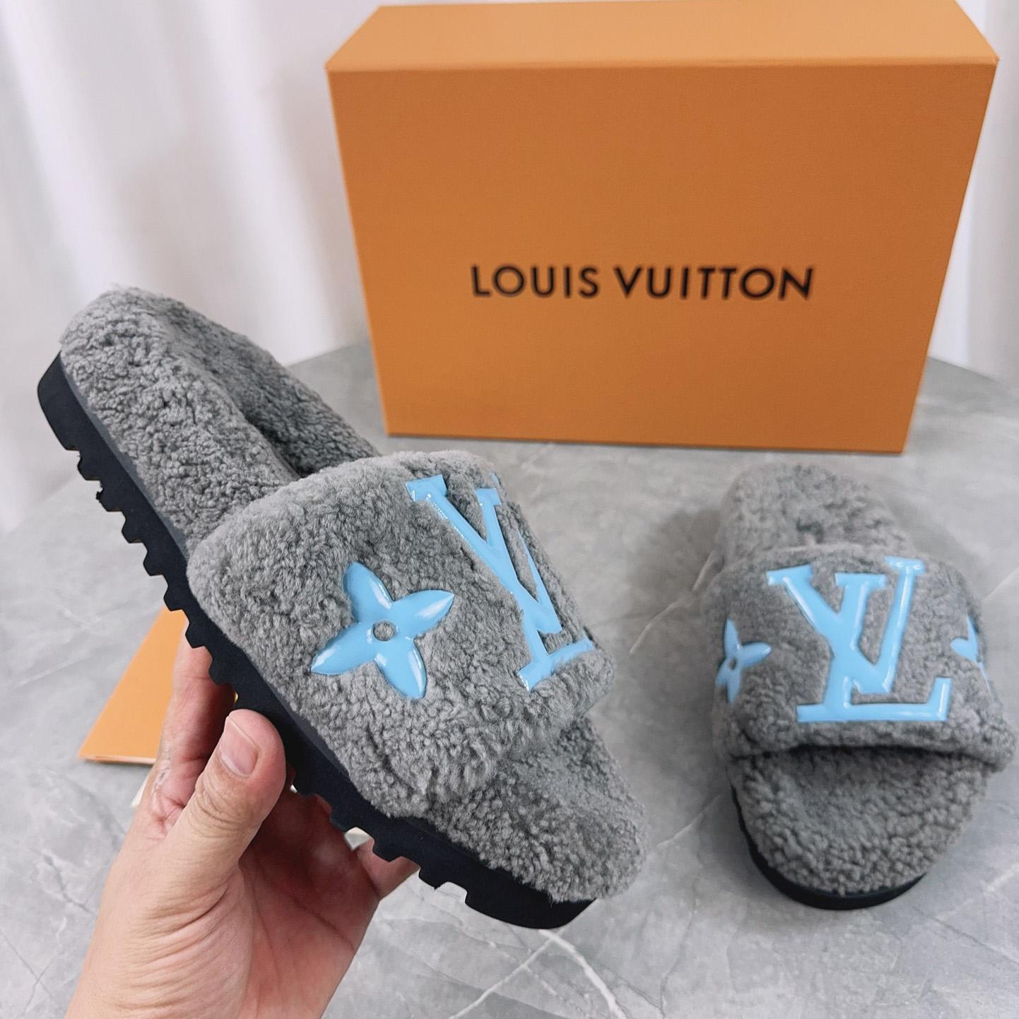 Louis Vuitton Fuzzy Slippers - DesignerGu