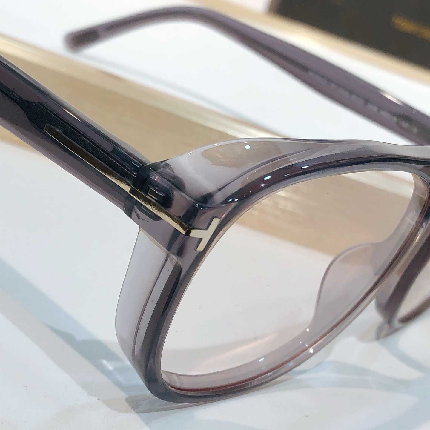 Tom Ford Resco 1022 Sunglasses - DesignerGu