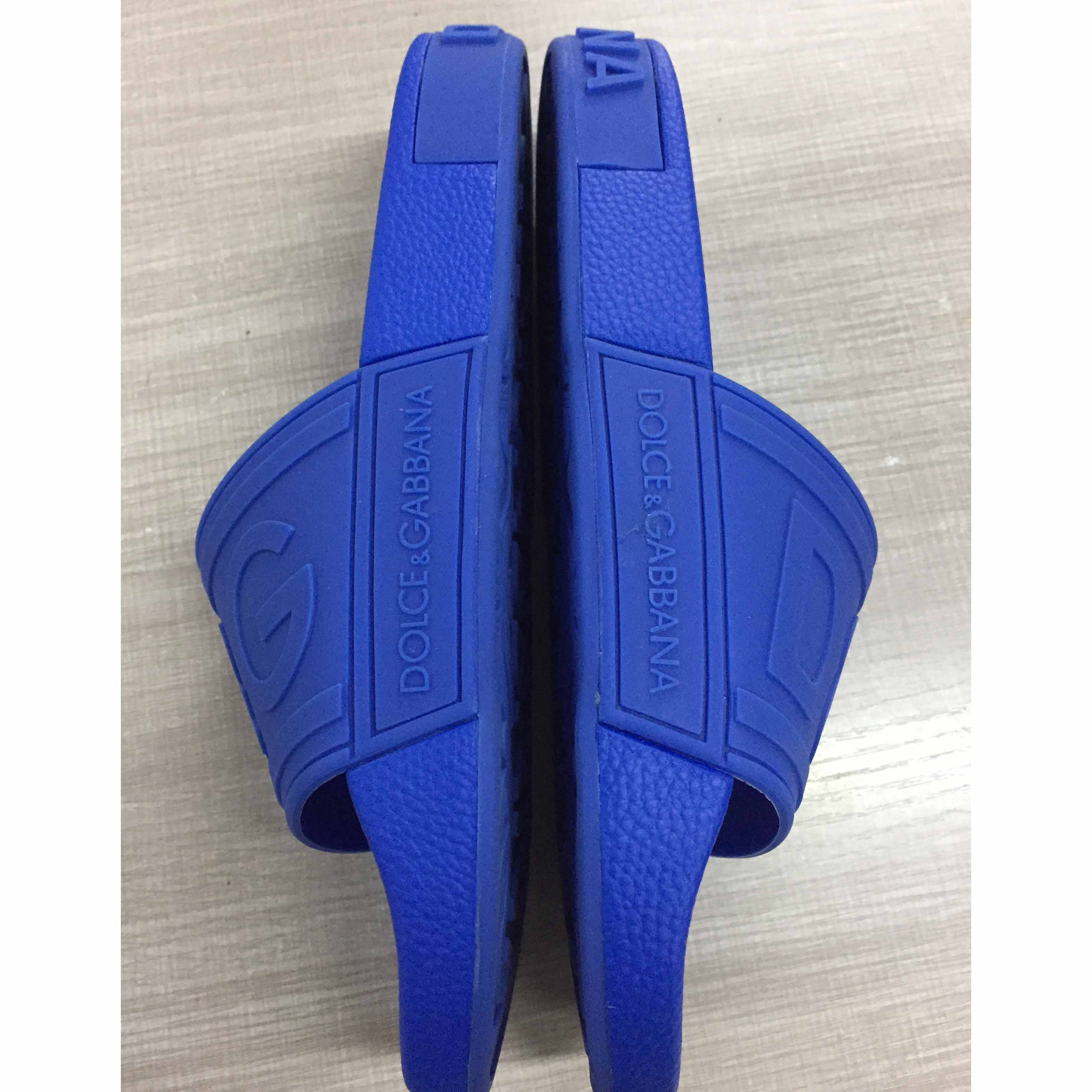 Dolce & Gabbana Logo Slides - 