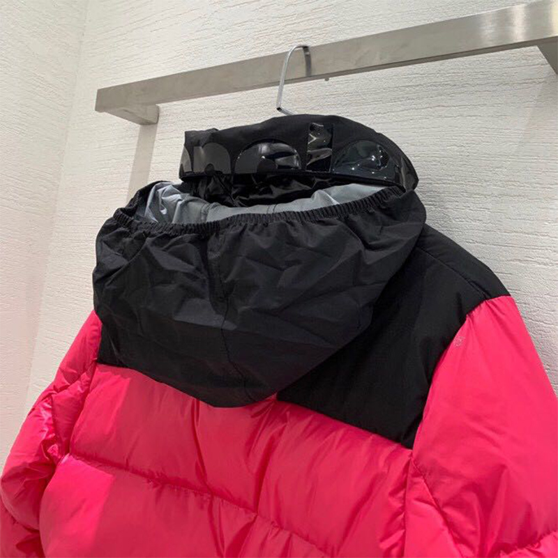 Moncler  Jasione Short Down Jacket In Bubblegum Pink - 