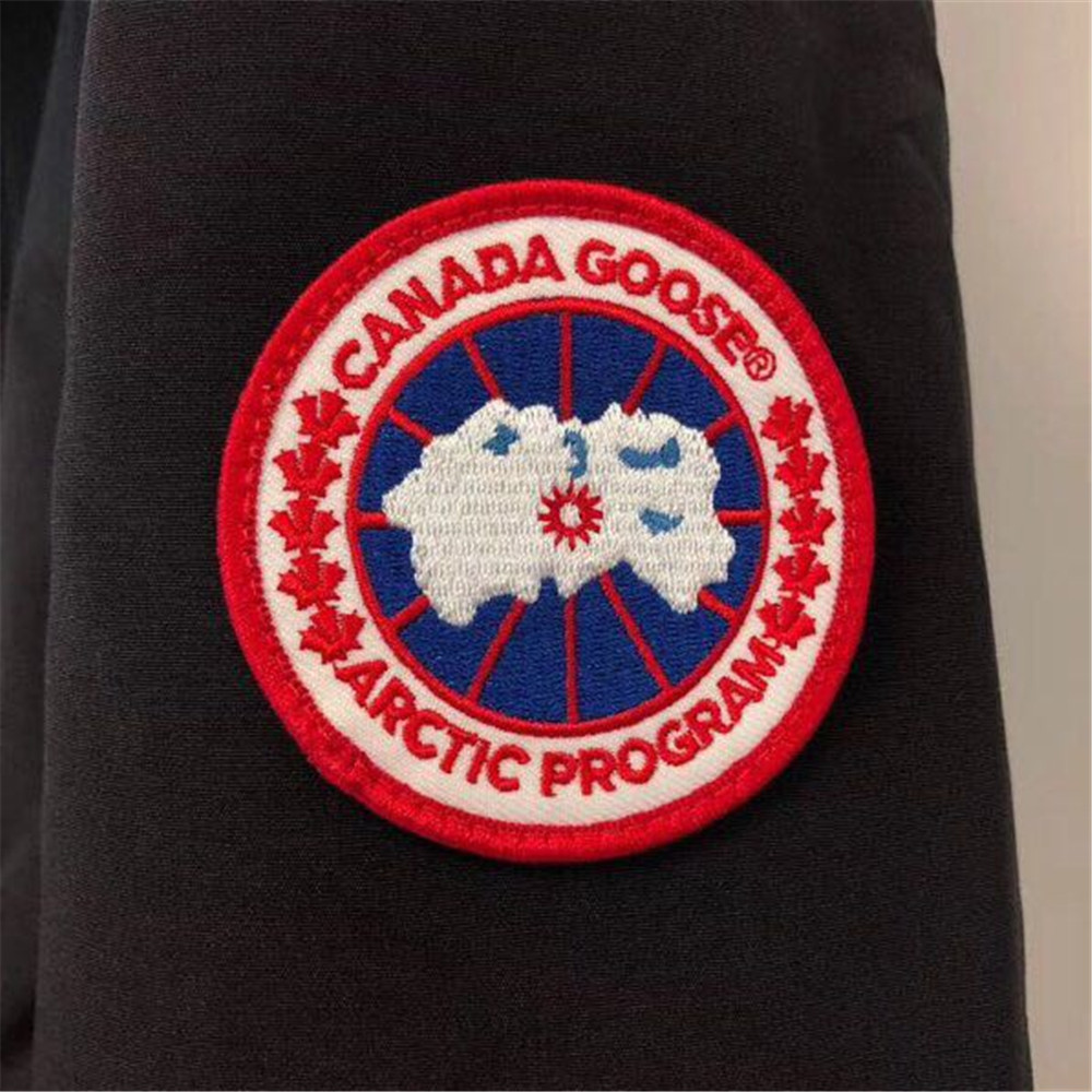Canada Goose Men Padded Long Down Jacket In Black(06） - 