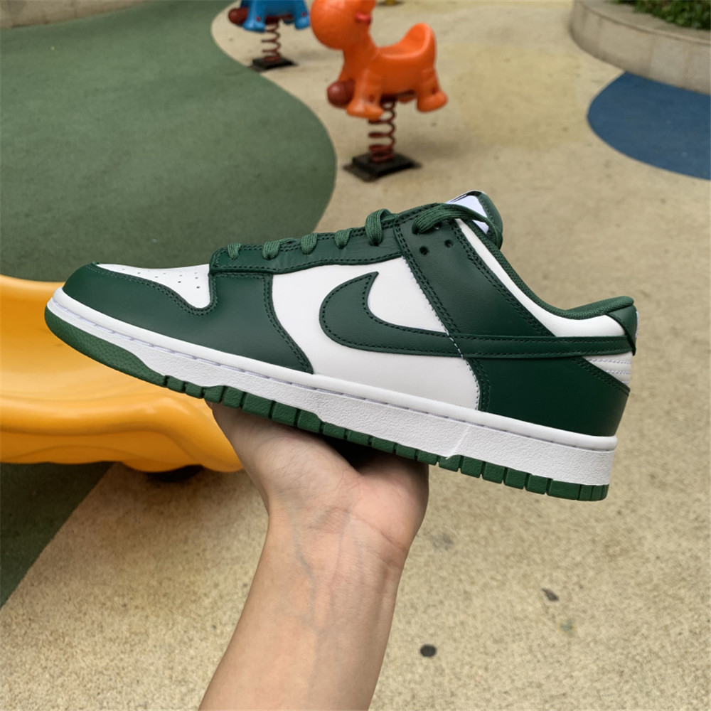 Nike Dunk Low Team Green Sneaker - 