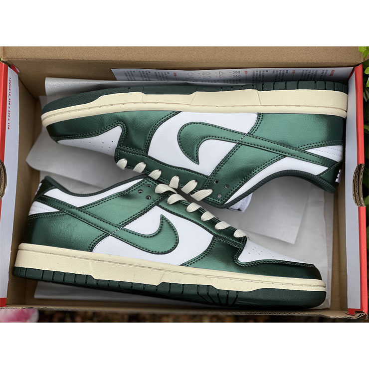 Nike Dunk Low “Vintage Green” Sneaker DQ8580-100 - DesignerGu