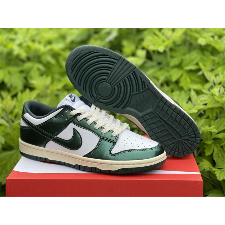 Nike Dunk Low “Vintage Green” Sneaker DQ8580-100 - DesignerGu