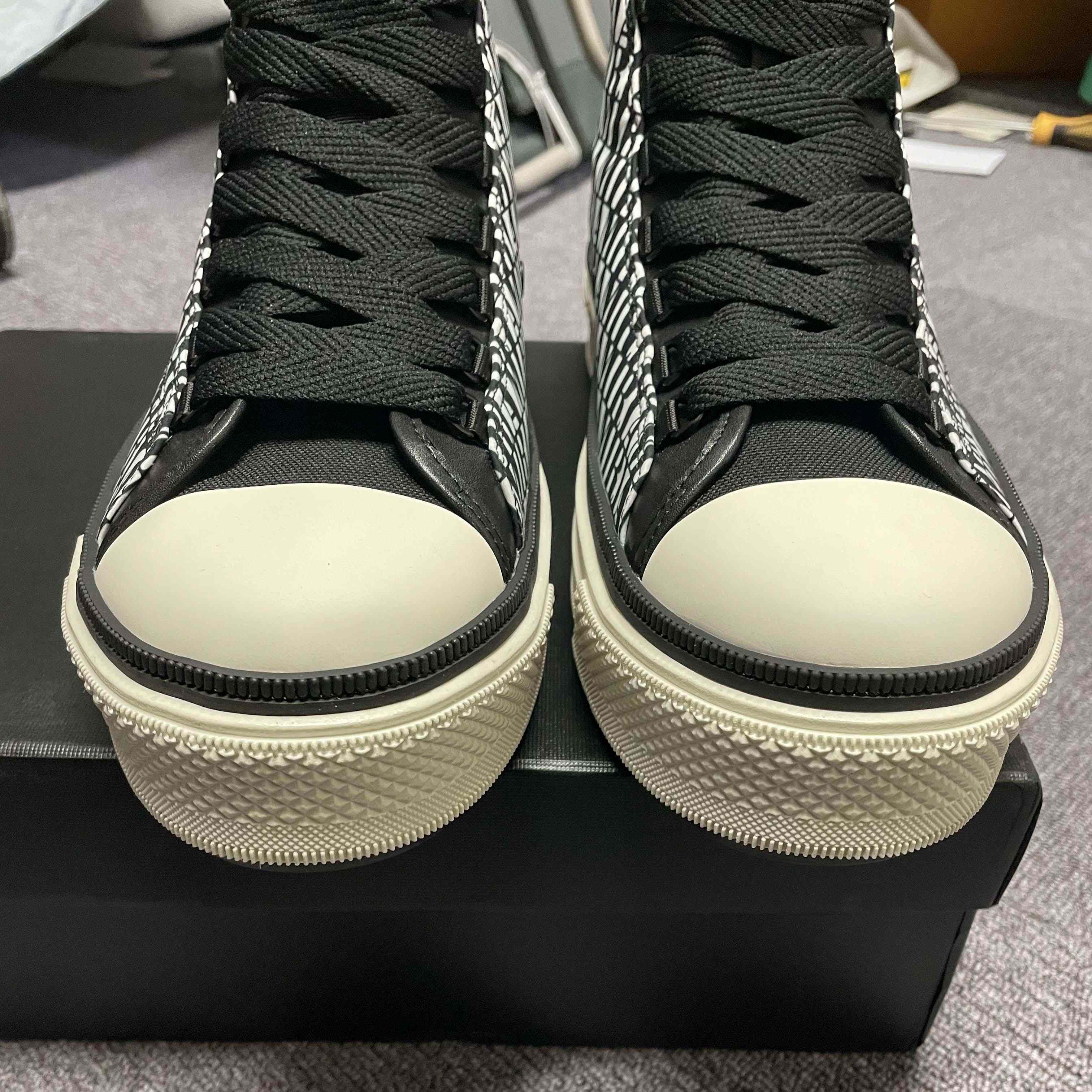 Amiri Logo-Print Canvas High-Top Sneakers - DesignerGu
