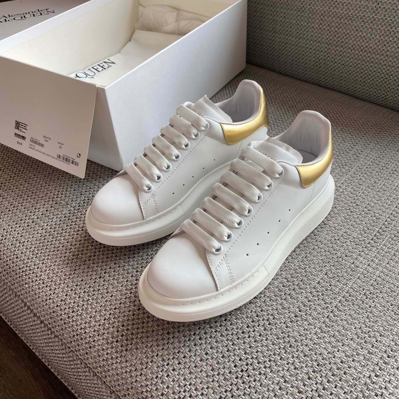 Alexander Mqueen Men's Oversized Metalic Leather Platform Sneakers - DesignerGu