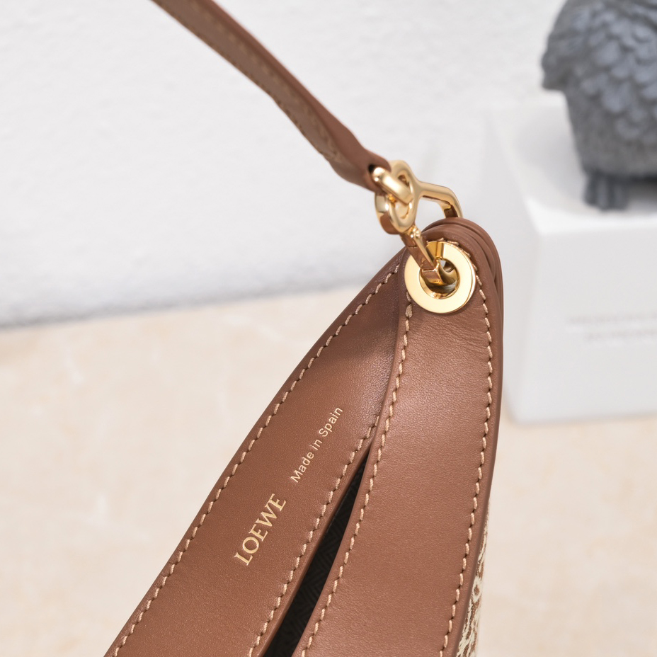 Loewe Luna Bag In Anagram Jacquard And Classic Calfskin(29.5-27-8cm) - 
