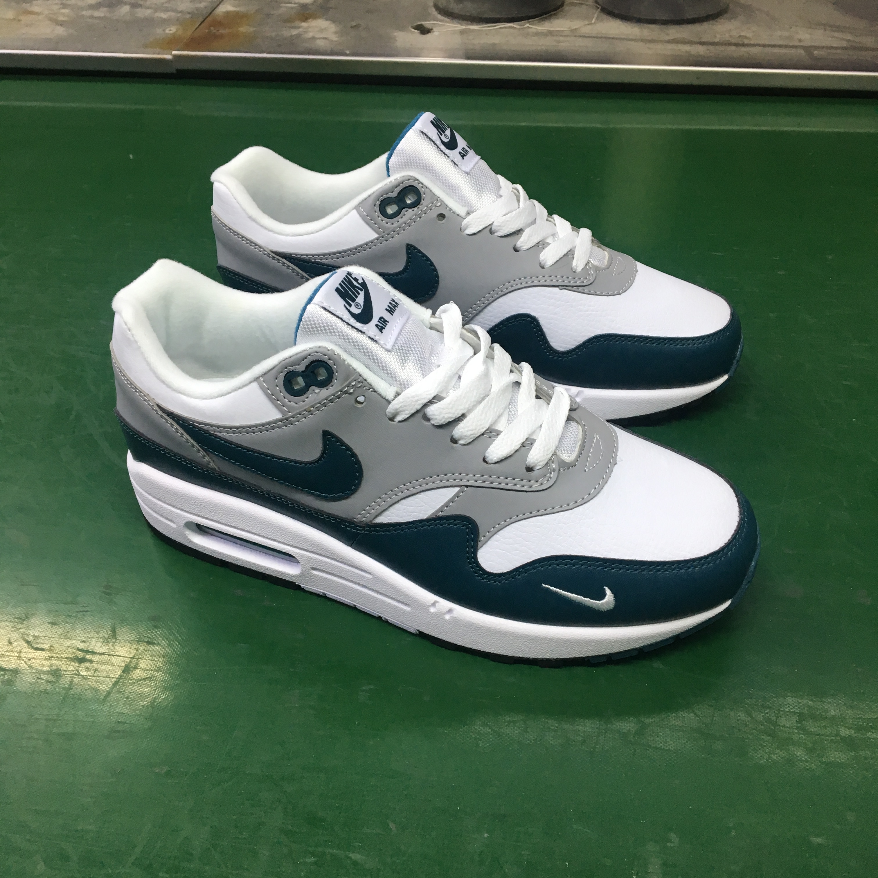 Nike Air Max 1 "Watermelon" Sneaker - 