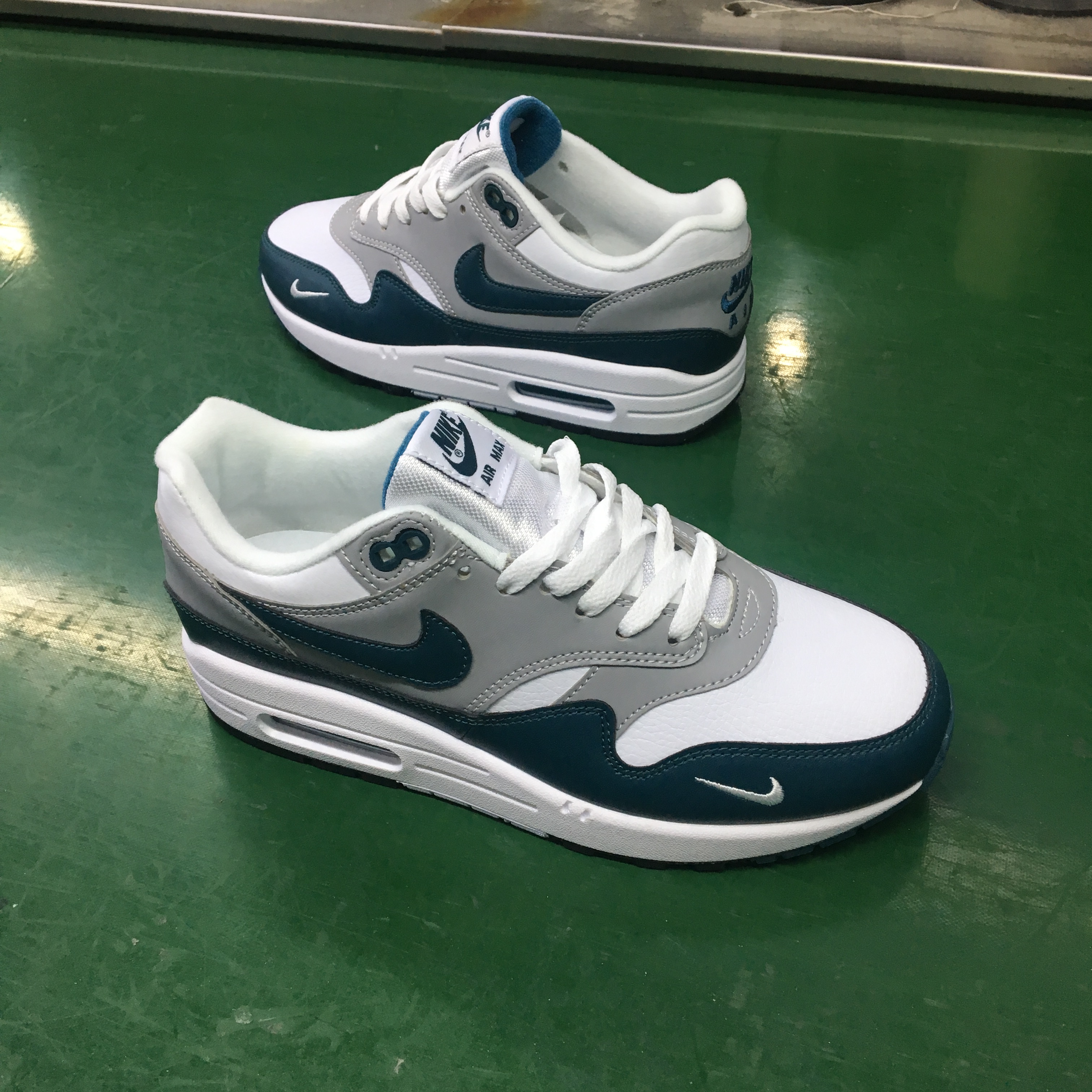 Nike Air Max 1 "Watermelon" Sneaker - 