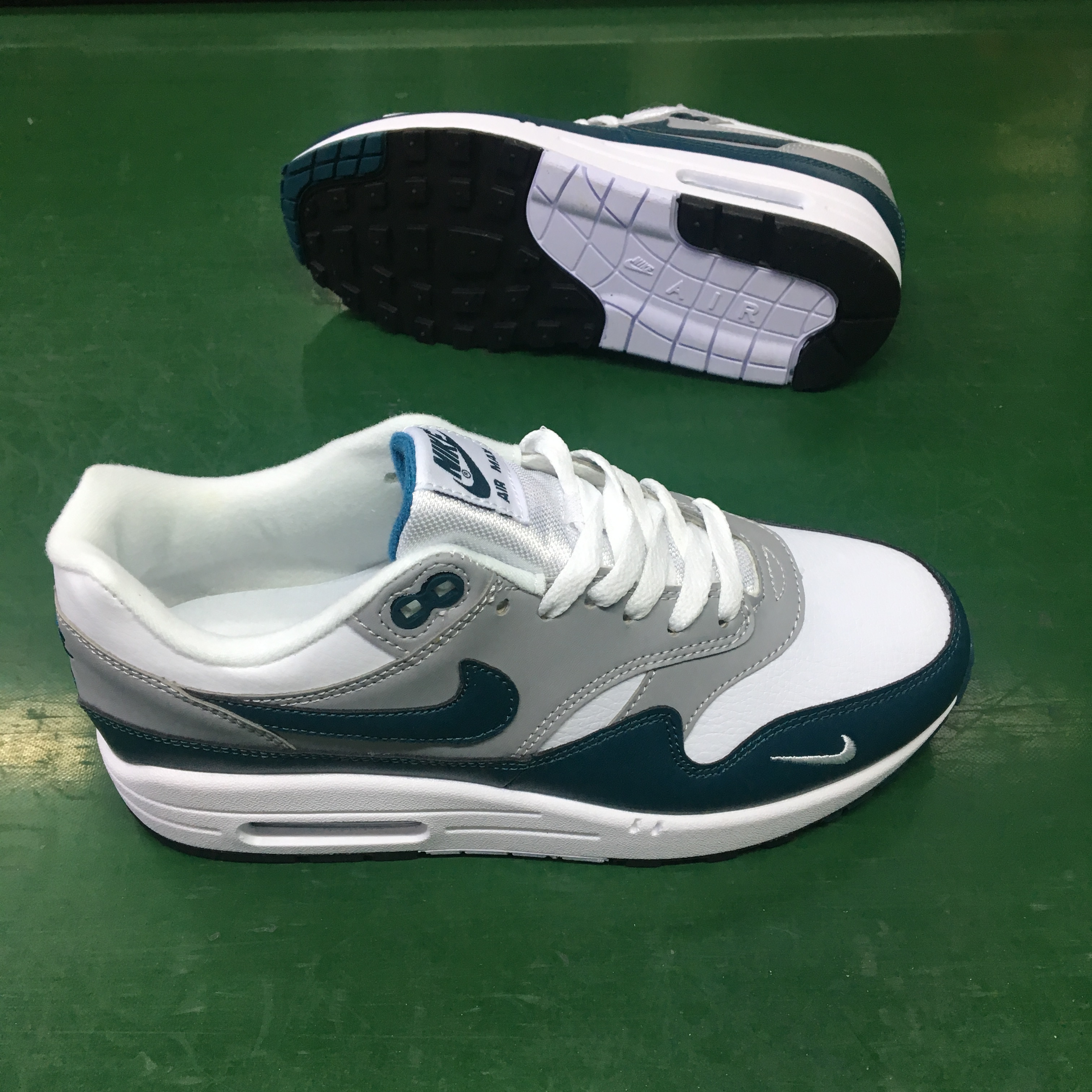 Nike Air Max 1 "Watermelon" Sneaker - 