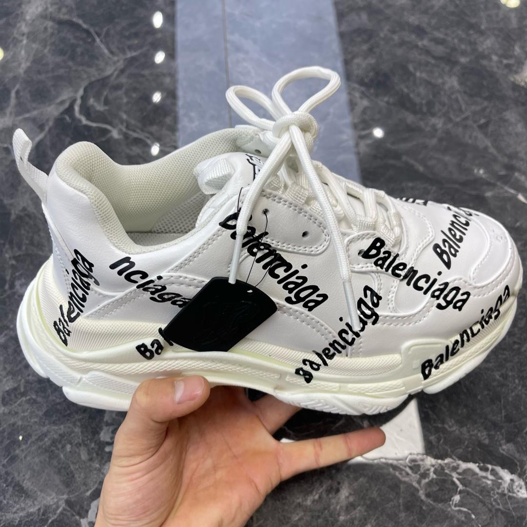 Balenciaga Triple S Logotype Sneaker In White And Black Technical Material - DesignerGu