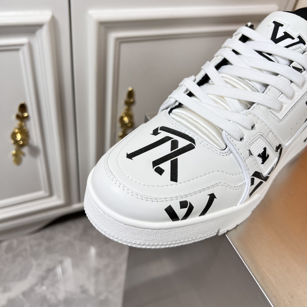 Louis Vuitton LV Trainer Sneaker    (Upon uk size)   1AAGXZ - 