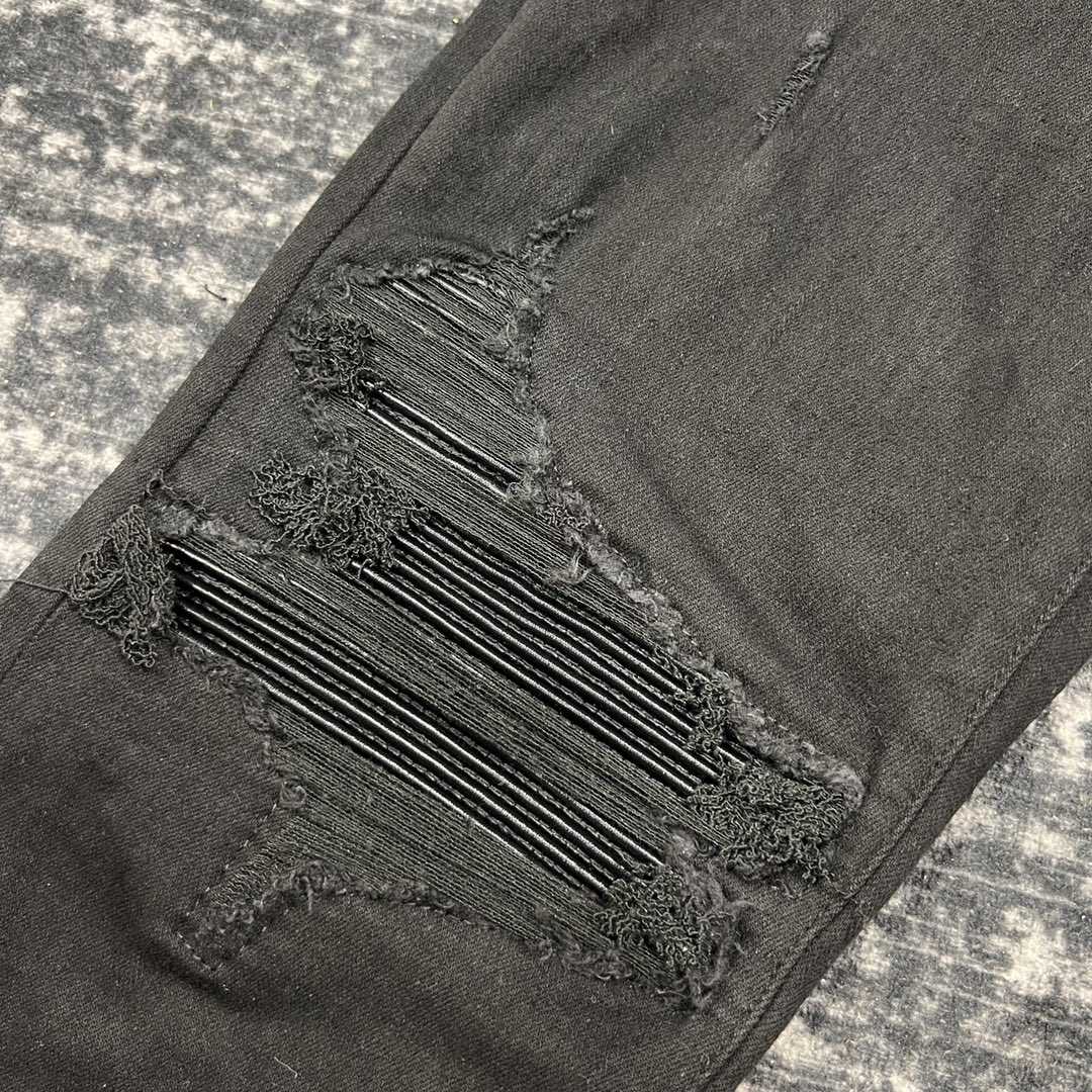 Amiri Slim Fit Jeans    205 - 