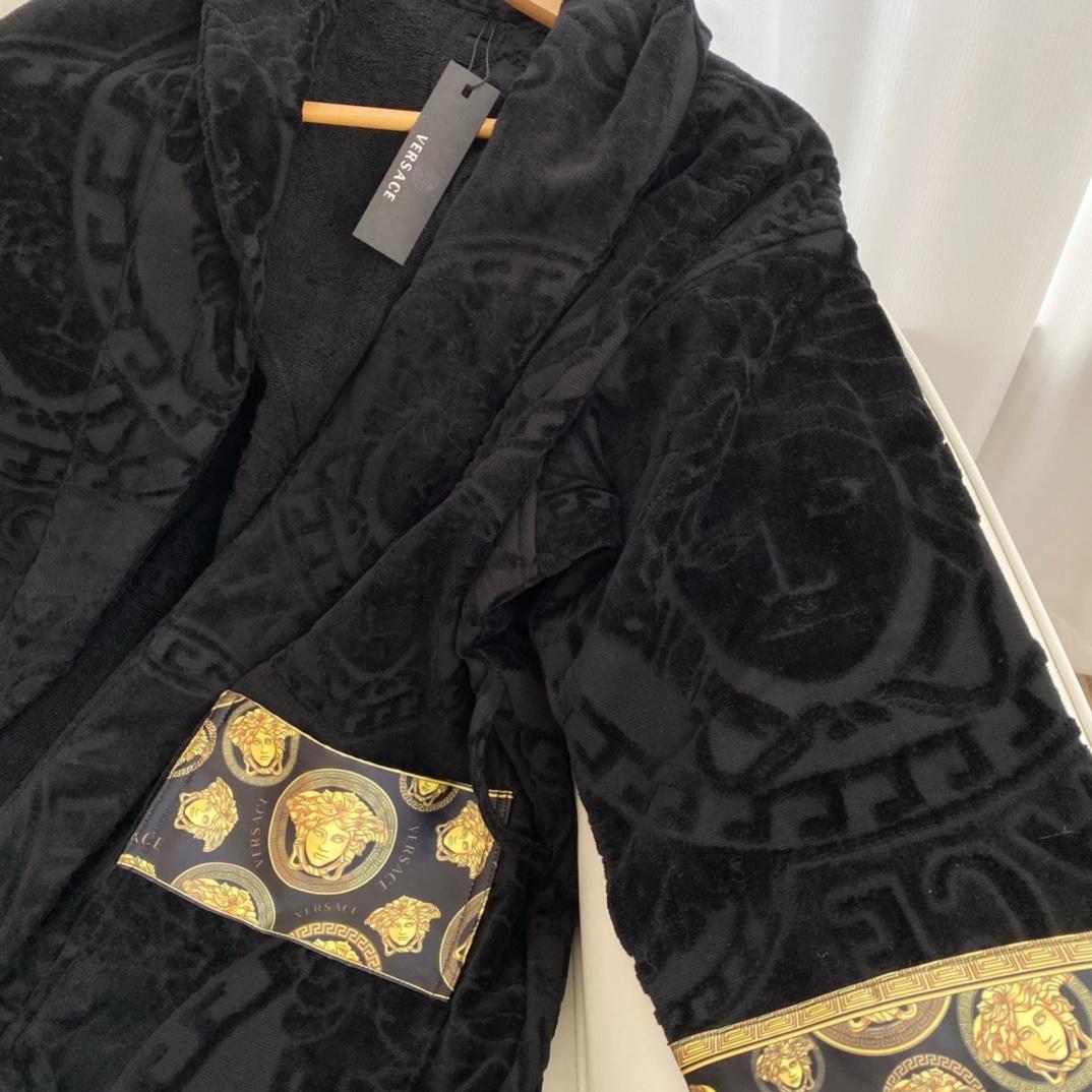 Versace I ♡ Baroque Bathrobe(Uniform size) - 