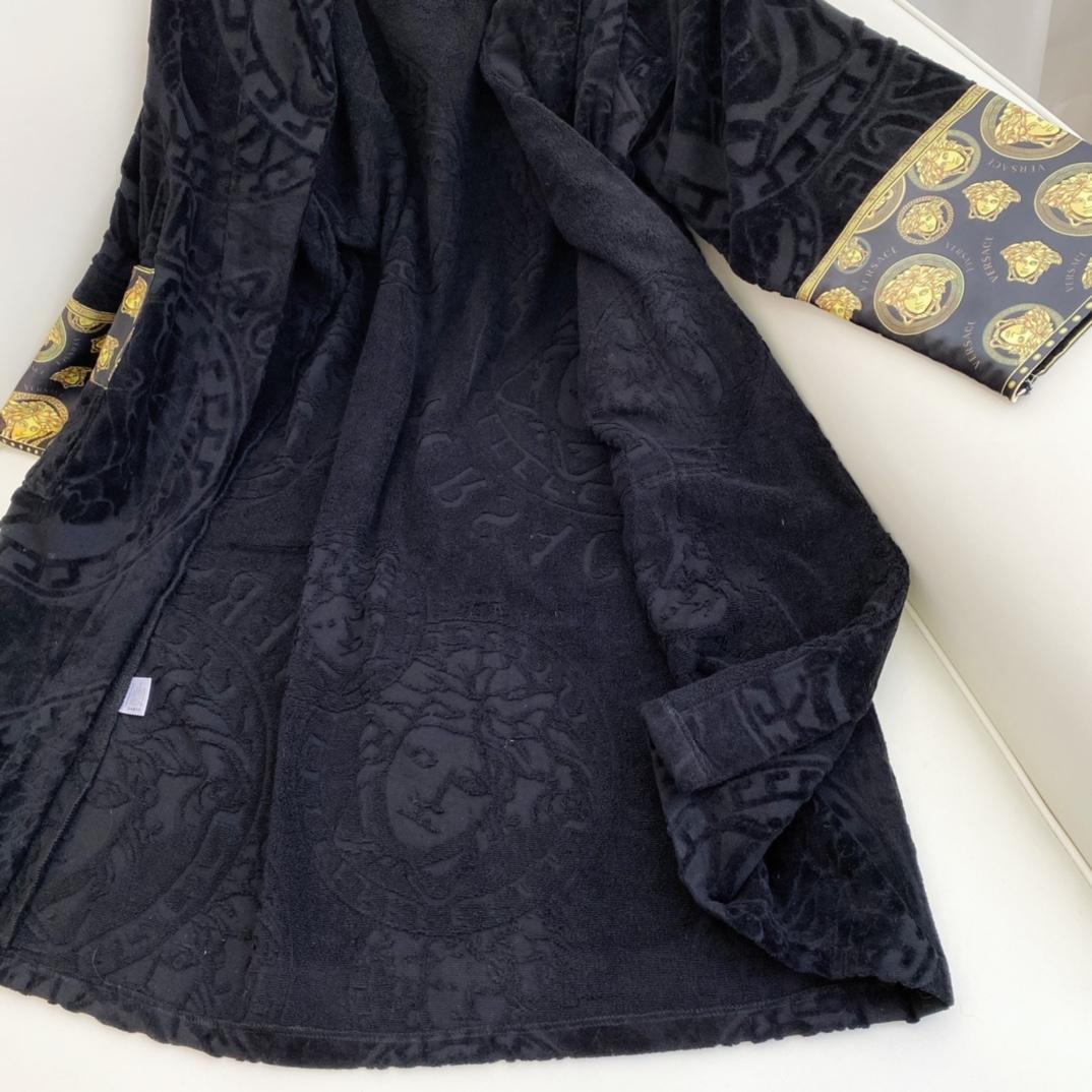 Versace I ♡ Baroque Bathrobe(Uniform size) - 