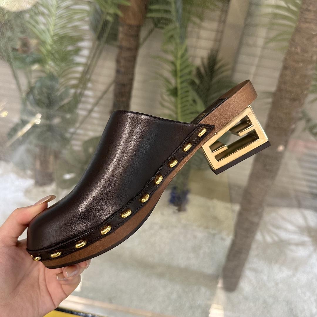 Fendi Baguette Show Black Leather Medium-heel Clogs - 